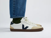 VEJA VOLLEY OT LEATHER WHITE/NAUTICO/BARK