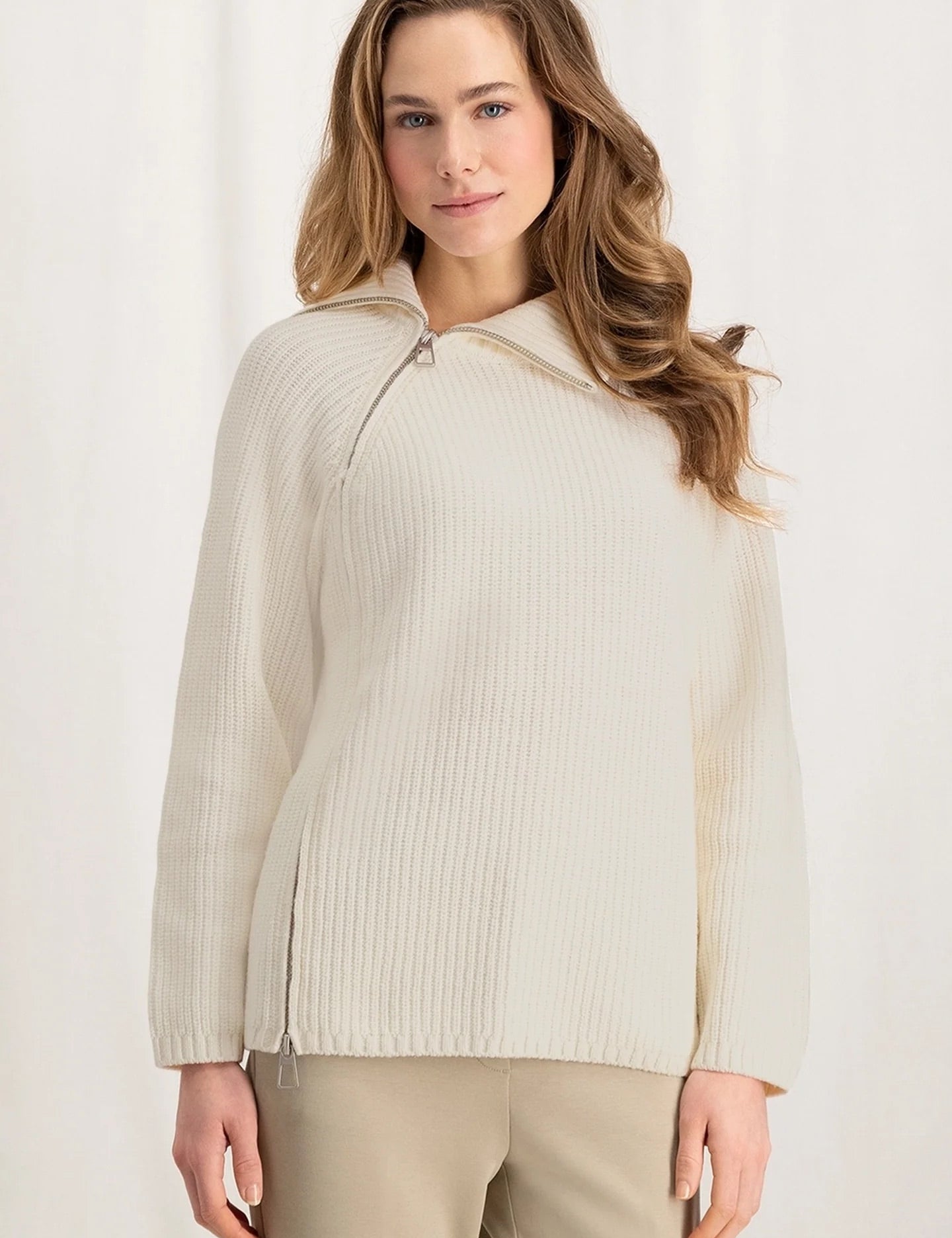 ribbed-sweater-with-turtleneck-long-sleeves-and-zip-off-white-knit_2880x_jpg.jpg
