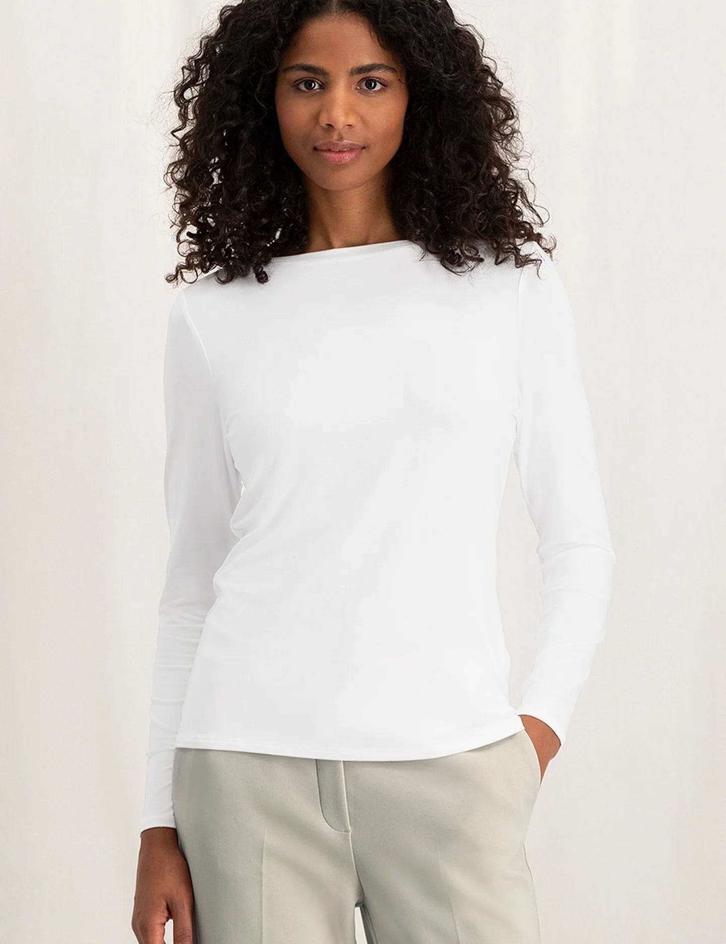 t-shirt-with-boatneck-and-long-sleeves-in-regular-fit-pure-white_f0d78486-9b33-4ed2-84de-5f0c110f06f6_2880x_jpg.jpg