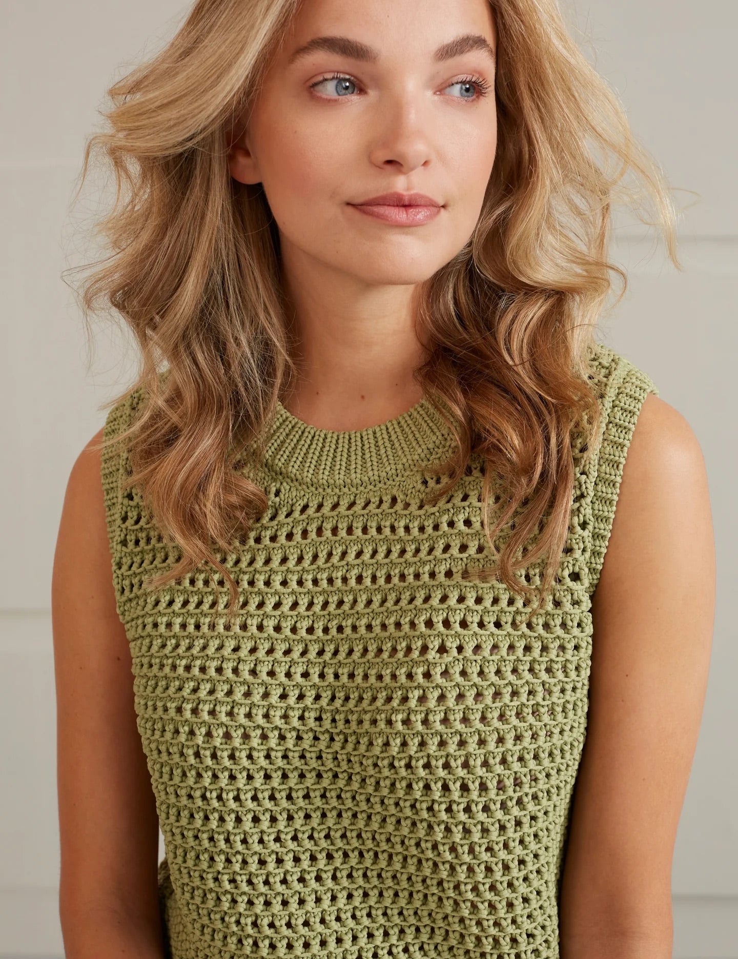 tape-yarn-spencer-with-round-neck-and-ribbed-details-sage-green_2880x_jpg.jpg