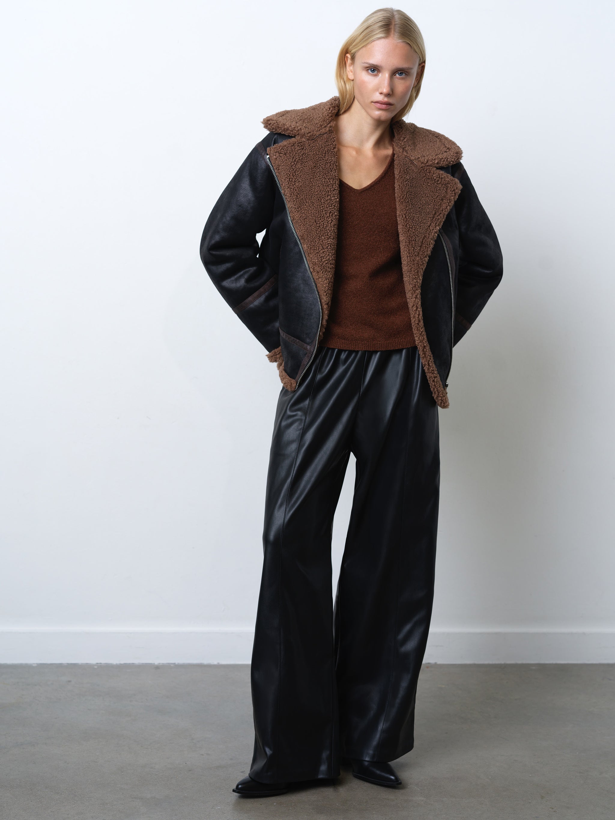 FRENCH CONNECTION  SUEDETTE BLACK/BROWN