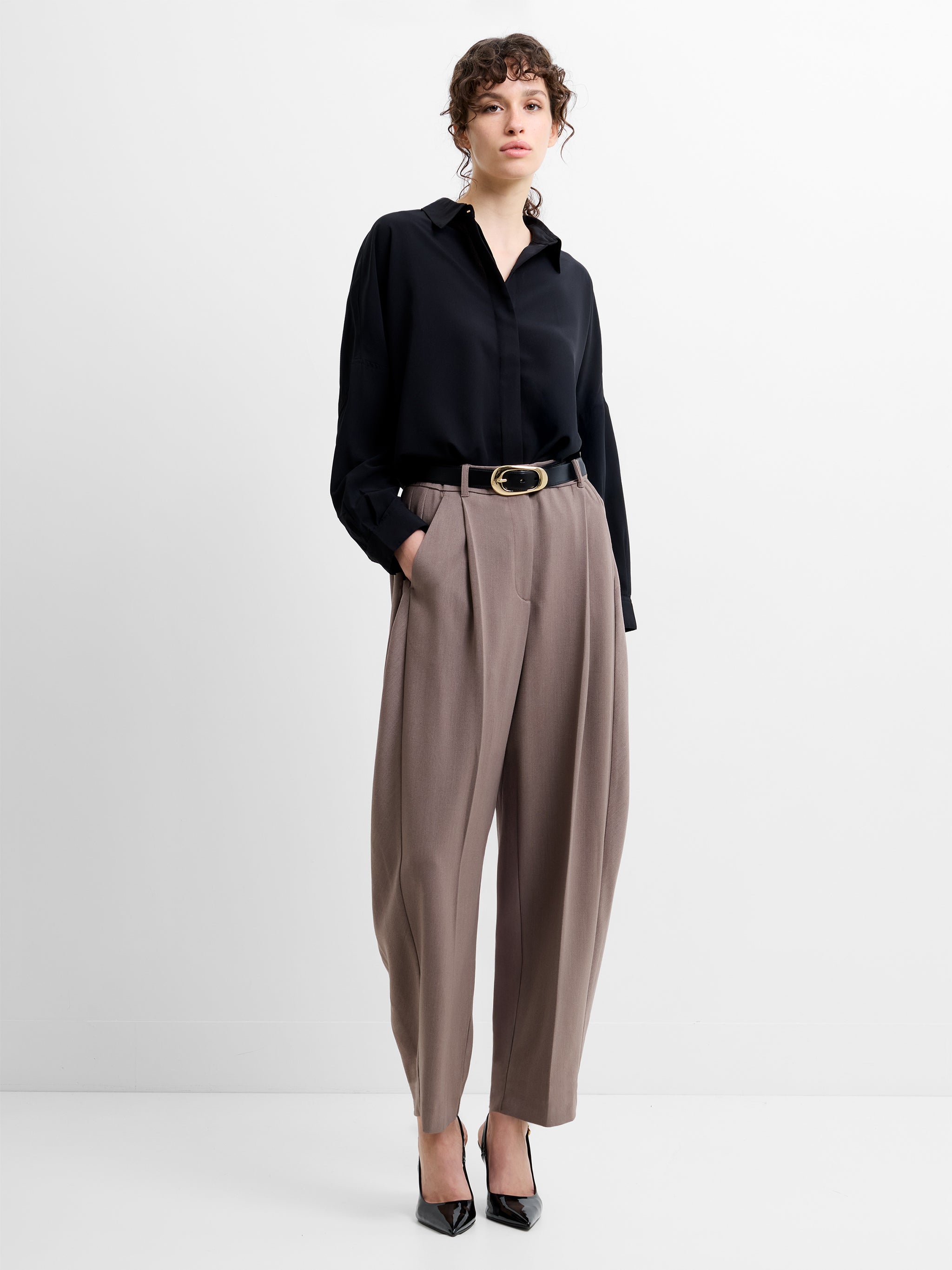 FRENCH CONNECTION VIENNA TAPERED TAUPE BROWN