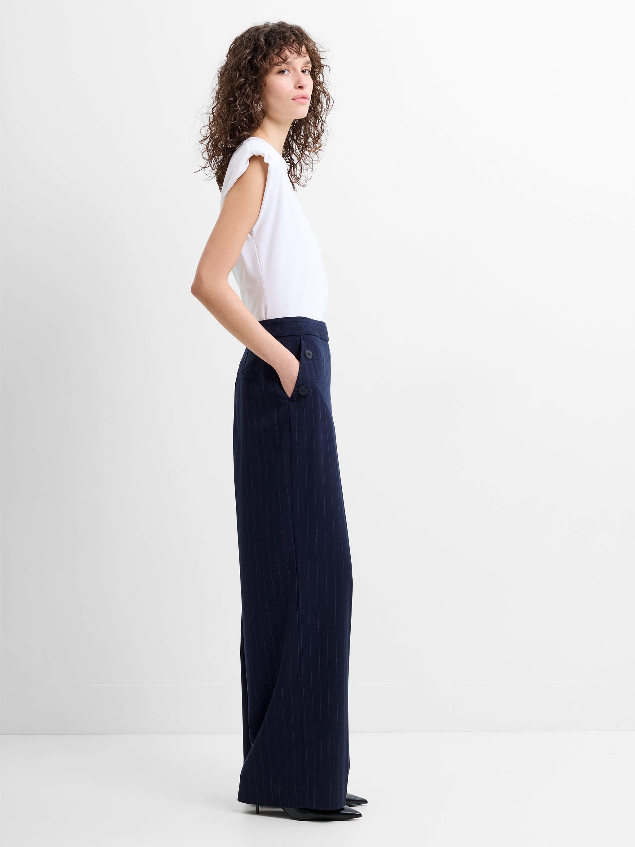 FRENCH CONNECTION ALIA PINSTRIPE NAVY-LINEN WHITE