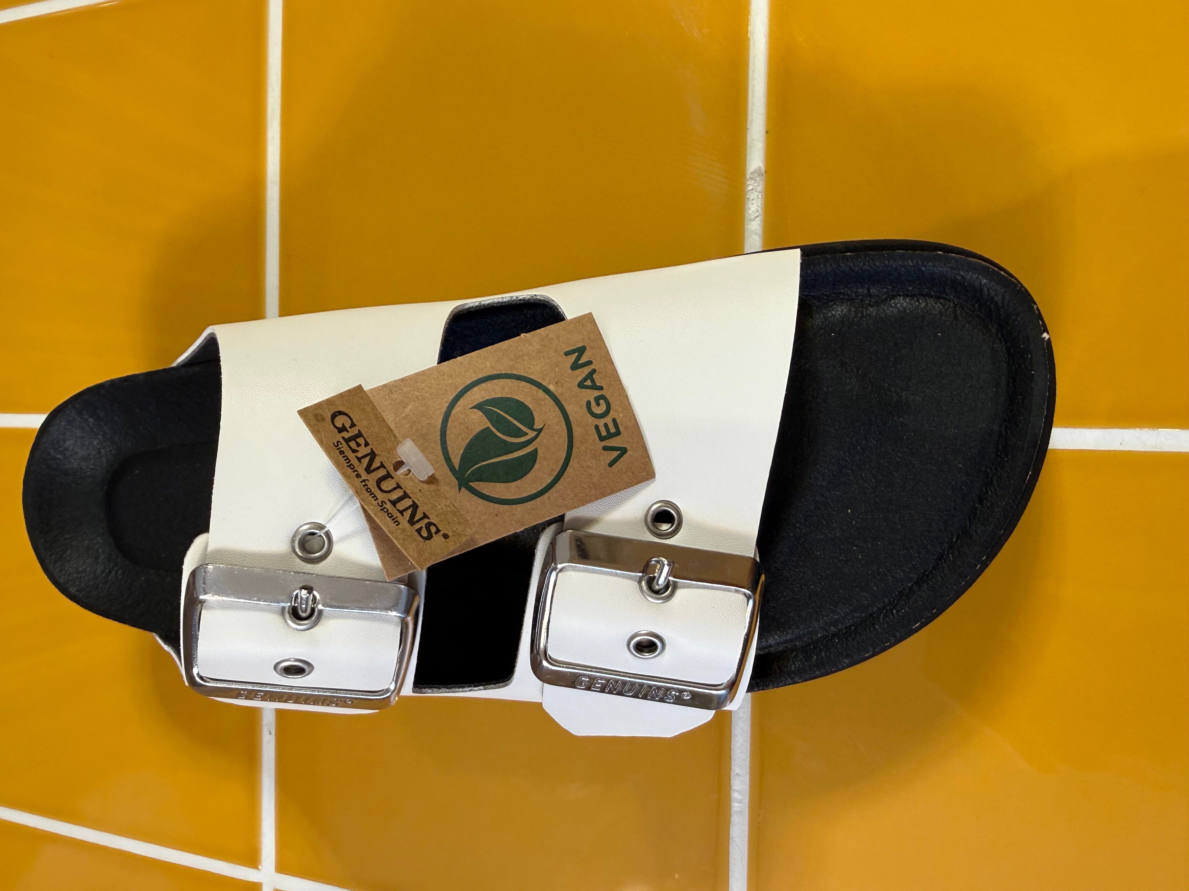 GENUINS HONOLULU OFF WHITE SANDAL