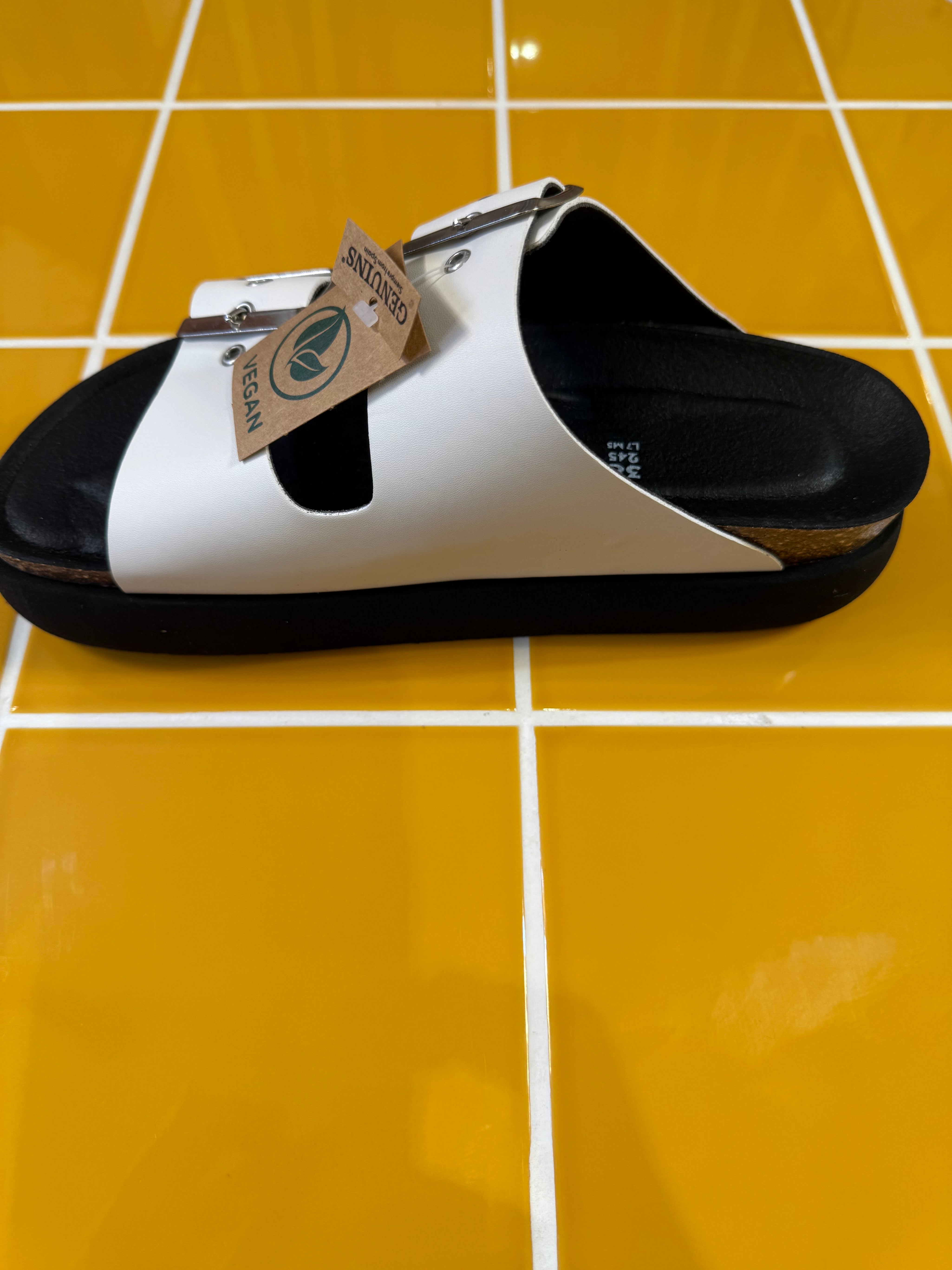 GENUINS HONOLULU OFF WHITE SANDAL