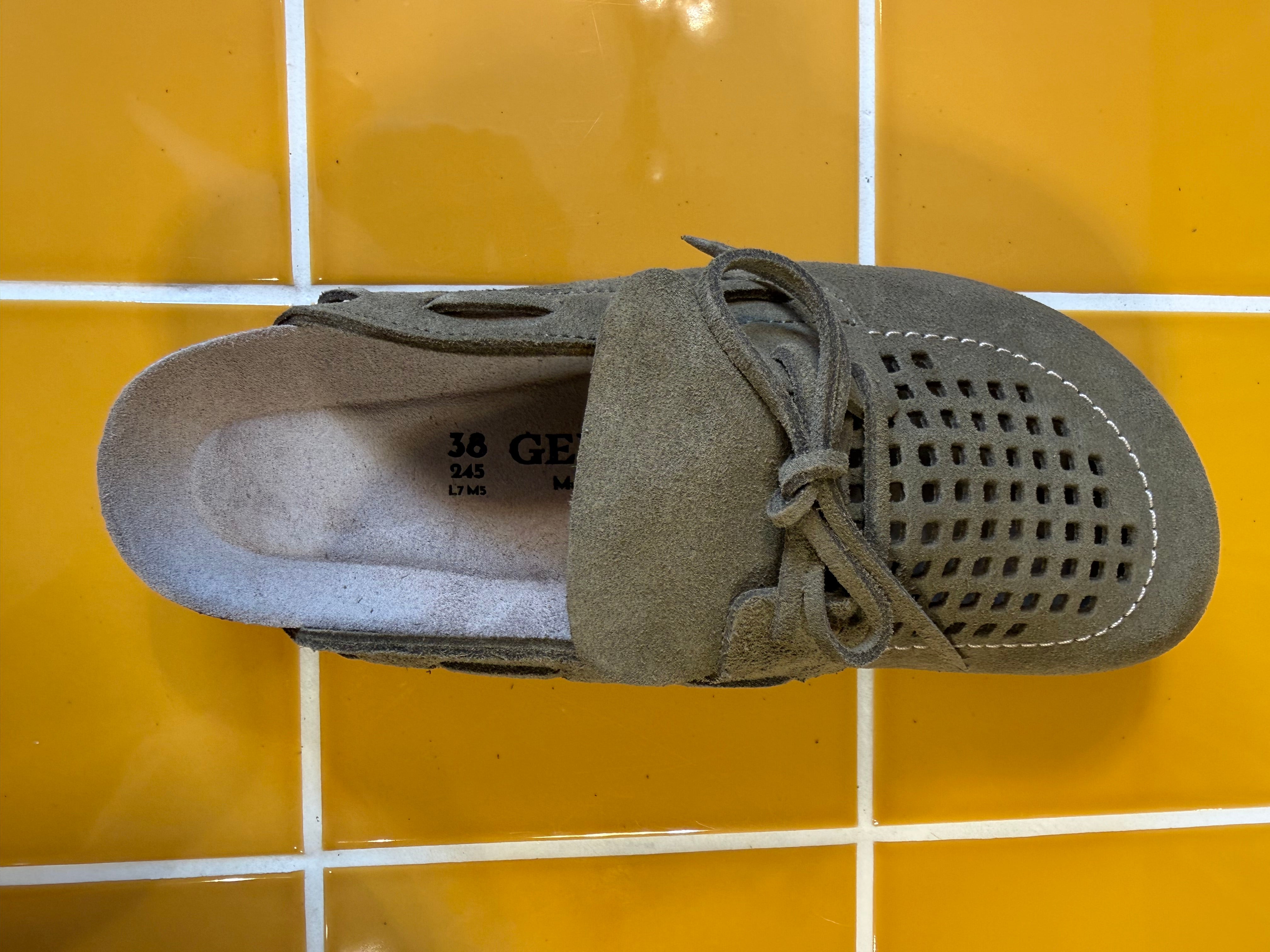 GENUINS ZIAR VELOUR KAKI