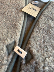 SHEEP BY THE SEA JUNIOR VEST ALPEN BARK