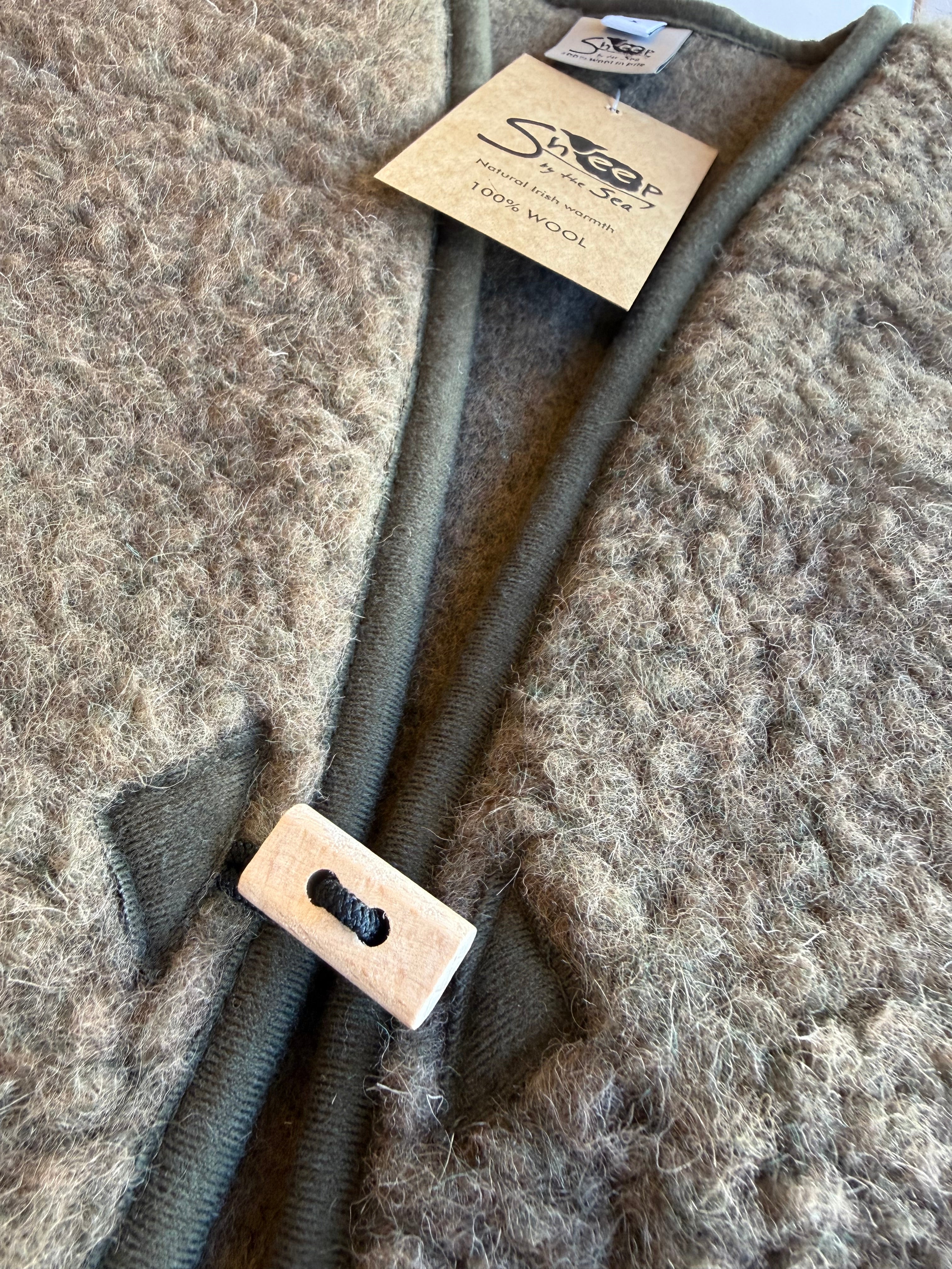 SHEEP BY THE SEA JUNIOR VEST ALPEN BARK