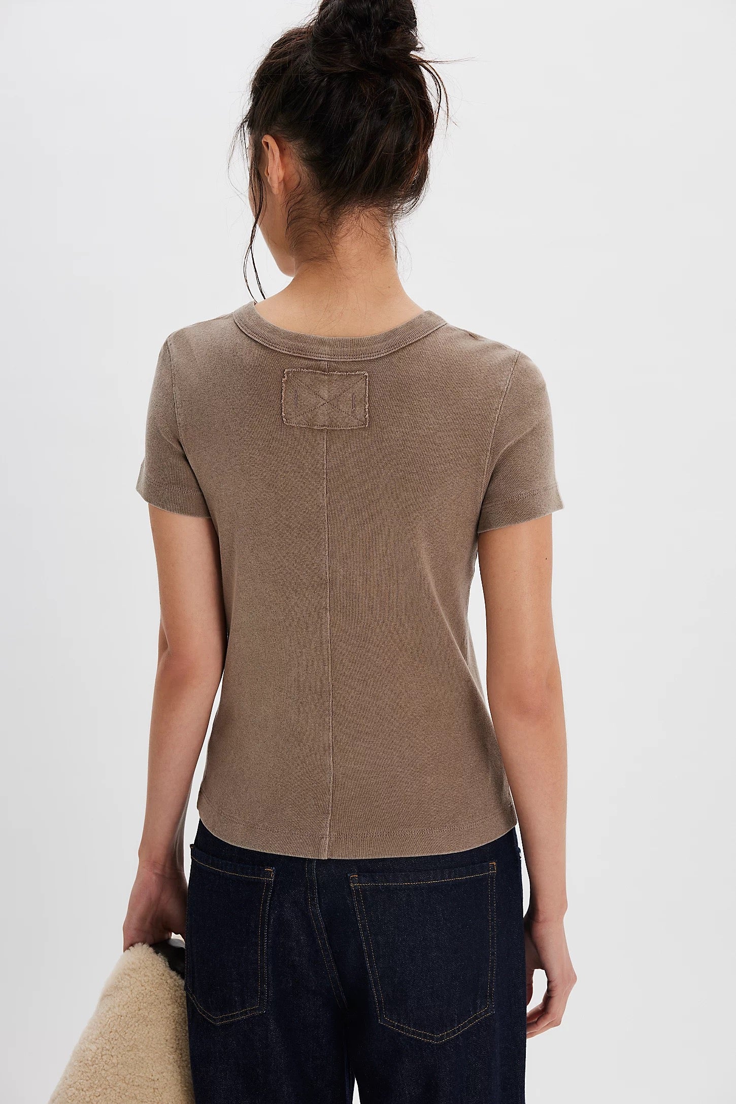FREE PEOPLE  ATLAS CREW TEE DUSTED COCOA