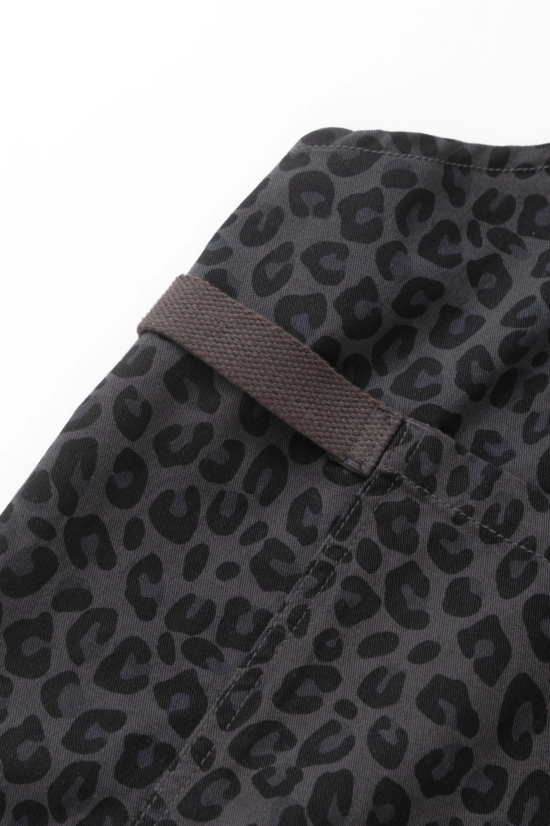 SERVICE WORKS PATTERNED APRON BLACK LEOPARD