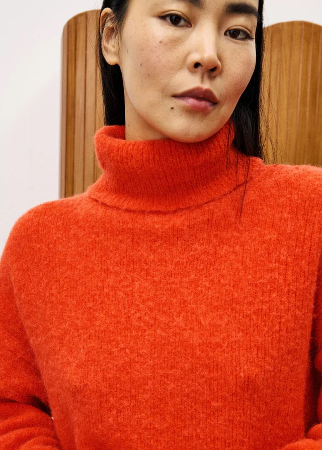 FRNCH  ROLL NECK ROUGE