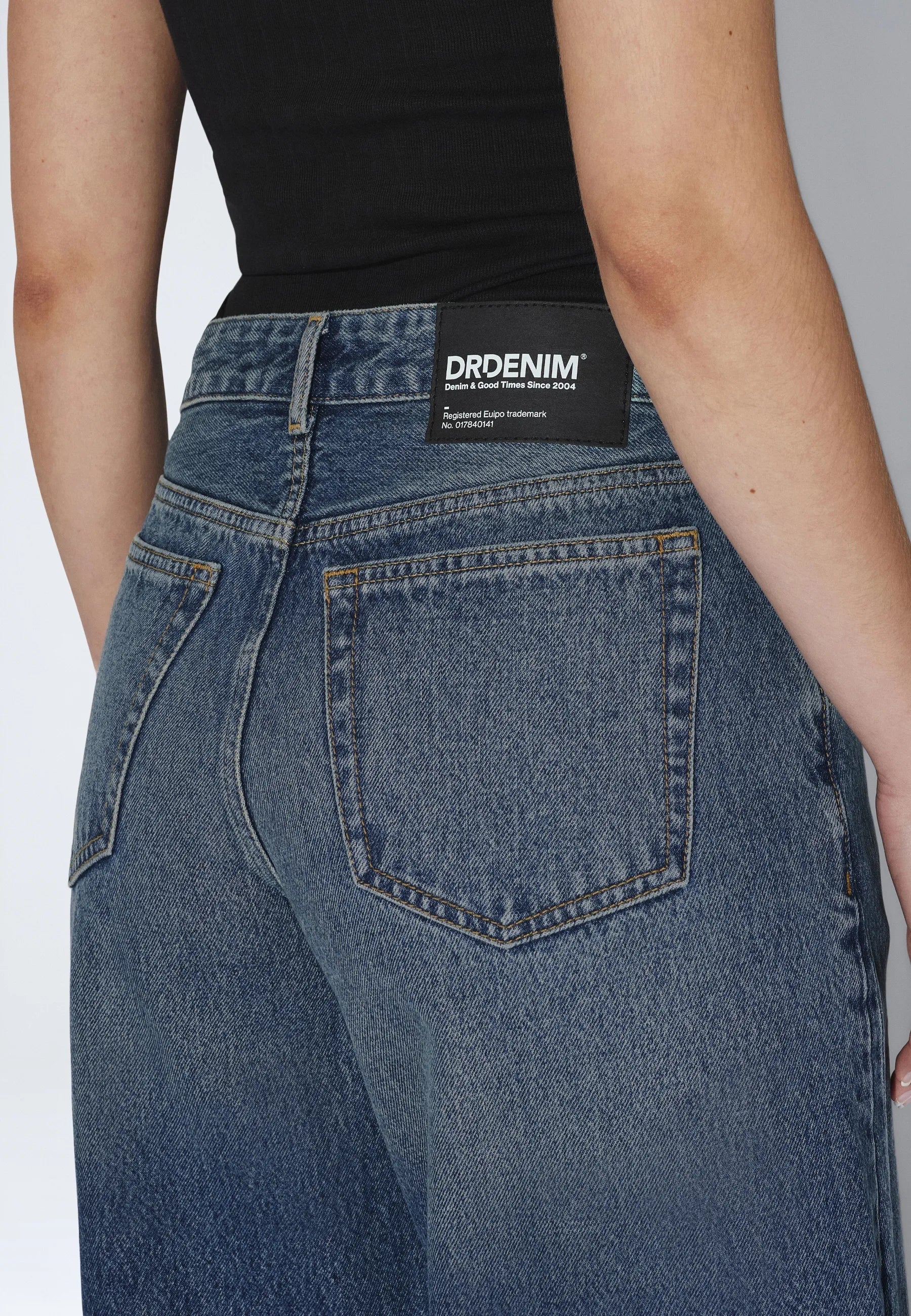 DR DENIM NANCI TWIST SEAM STREAM MID FADE DIRT