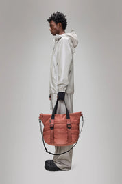 RAINS PUFFER BAG HONOR