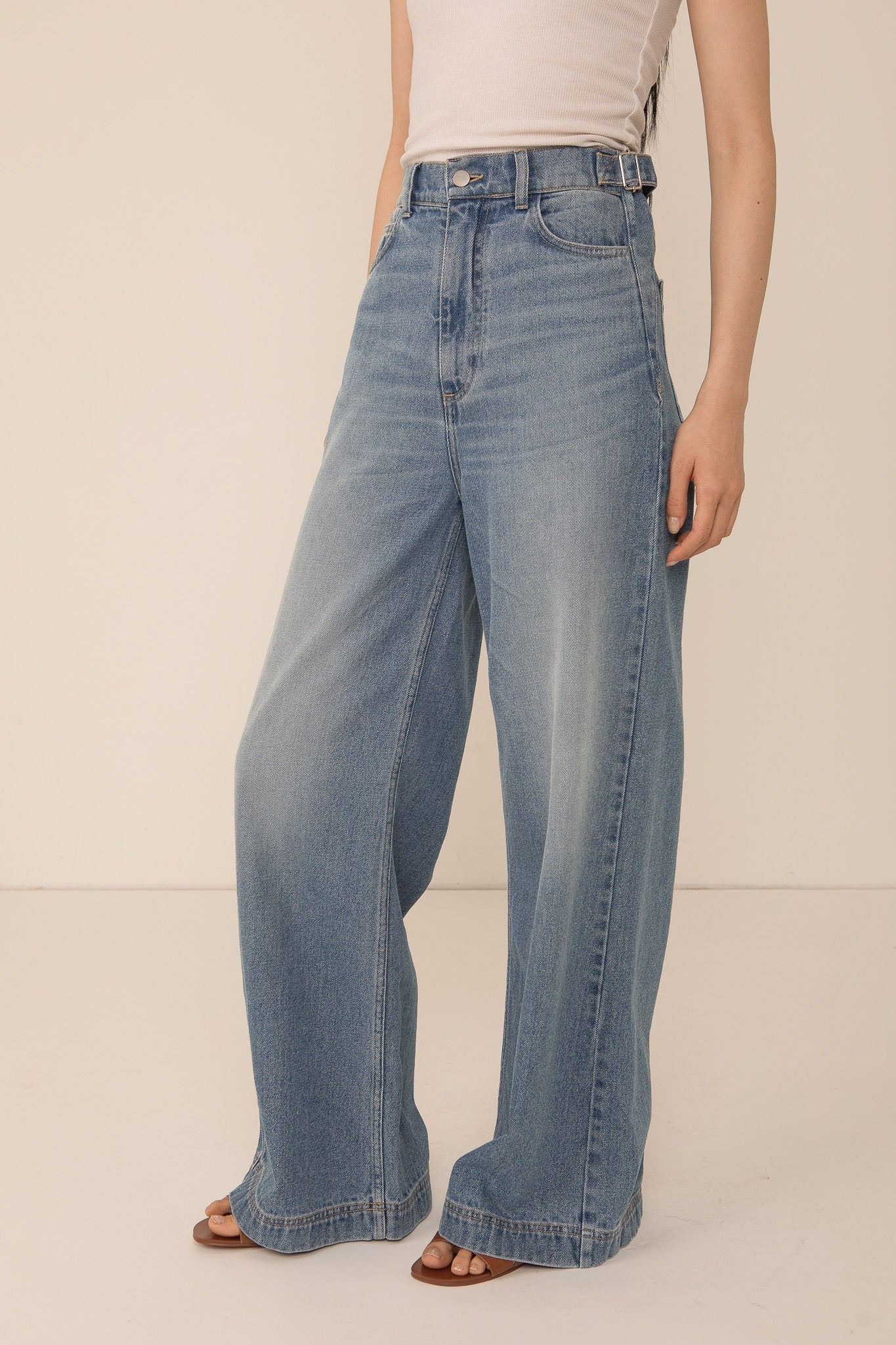 VIVERE  LEA WIDE LIGHT BLUE JEANS