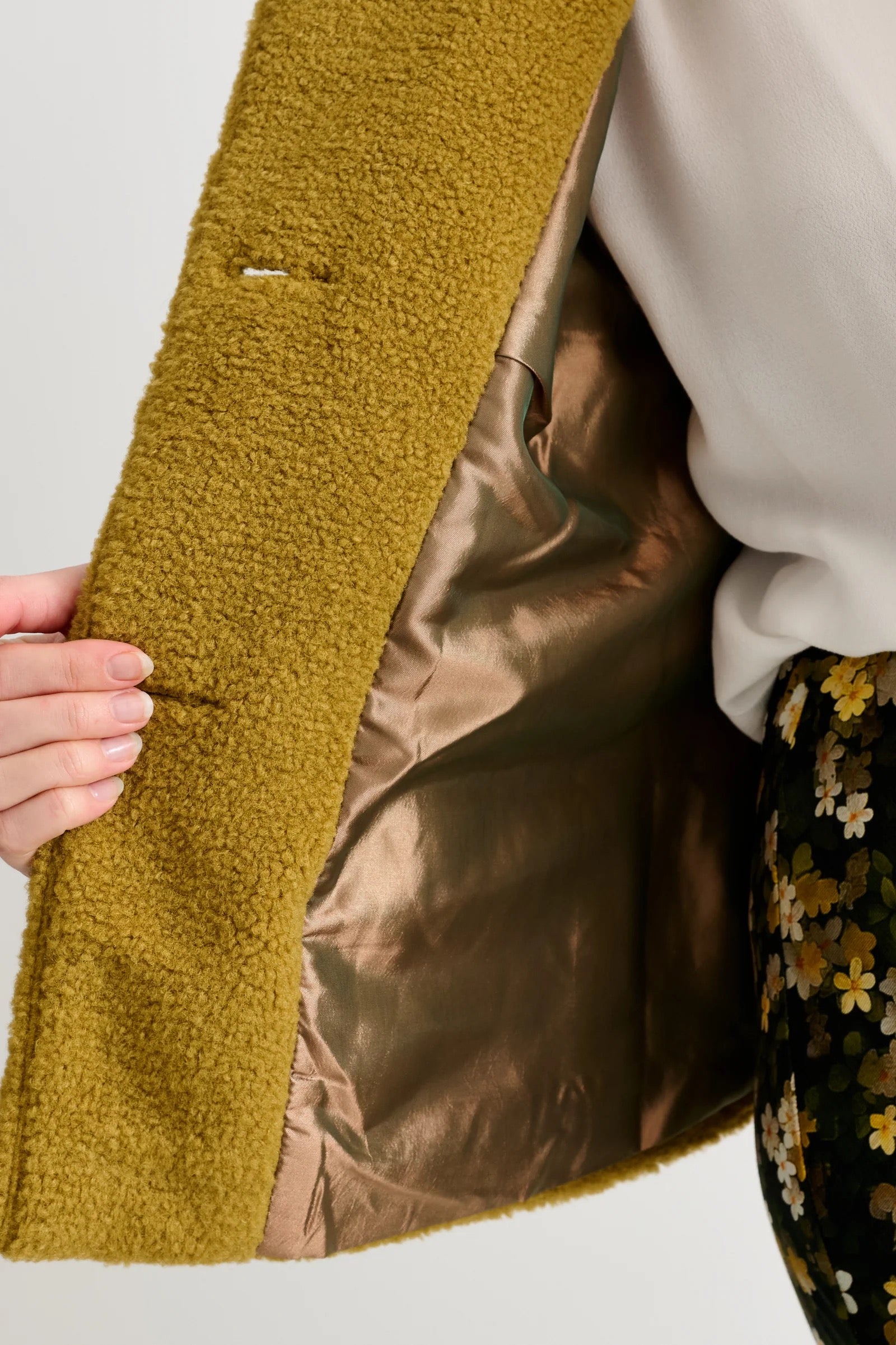 LOUCHE APPLE BORG FUR COLLAR MUSTARD