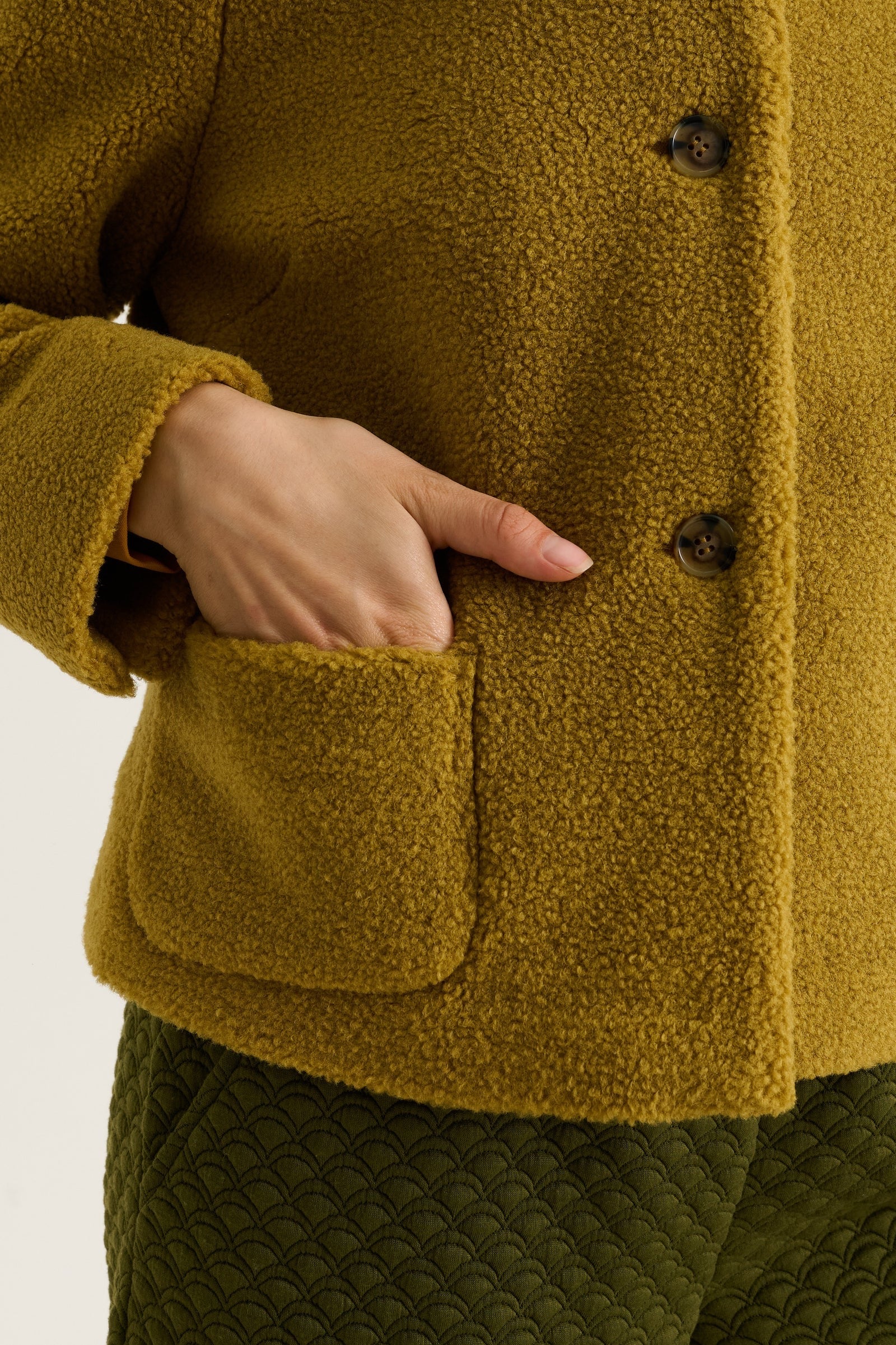 LOUCHE APPLE BORG FUR COLLAR MUSTARD