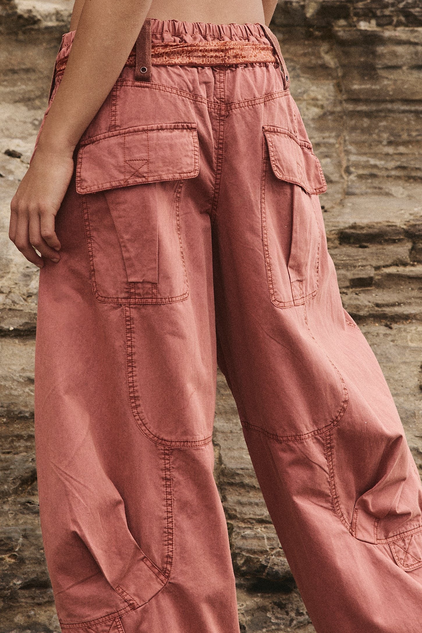 FREE PEOPLE ONSET PARACHUTE PANT DARK RED