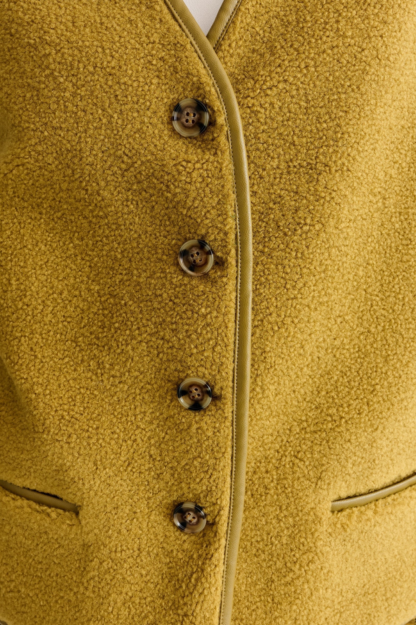LOUCHE CHRIS BORG VEST MUSTARD