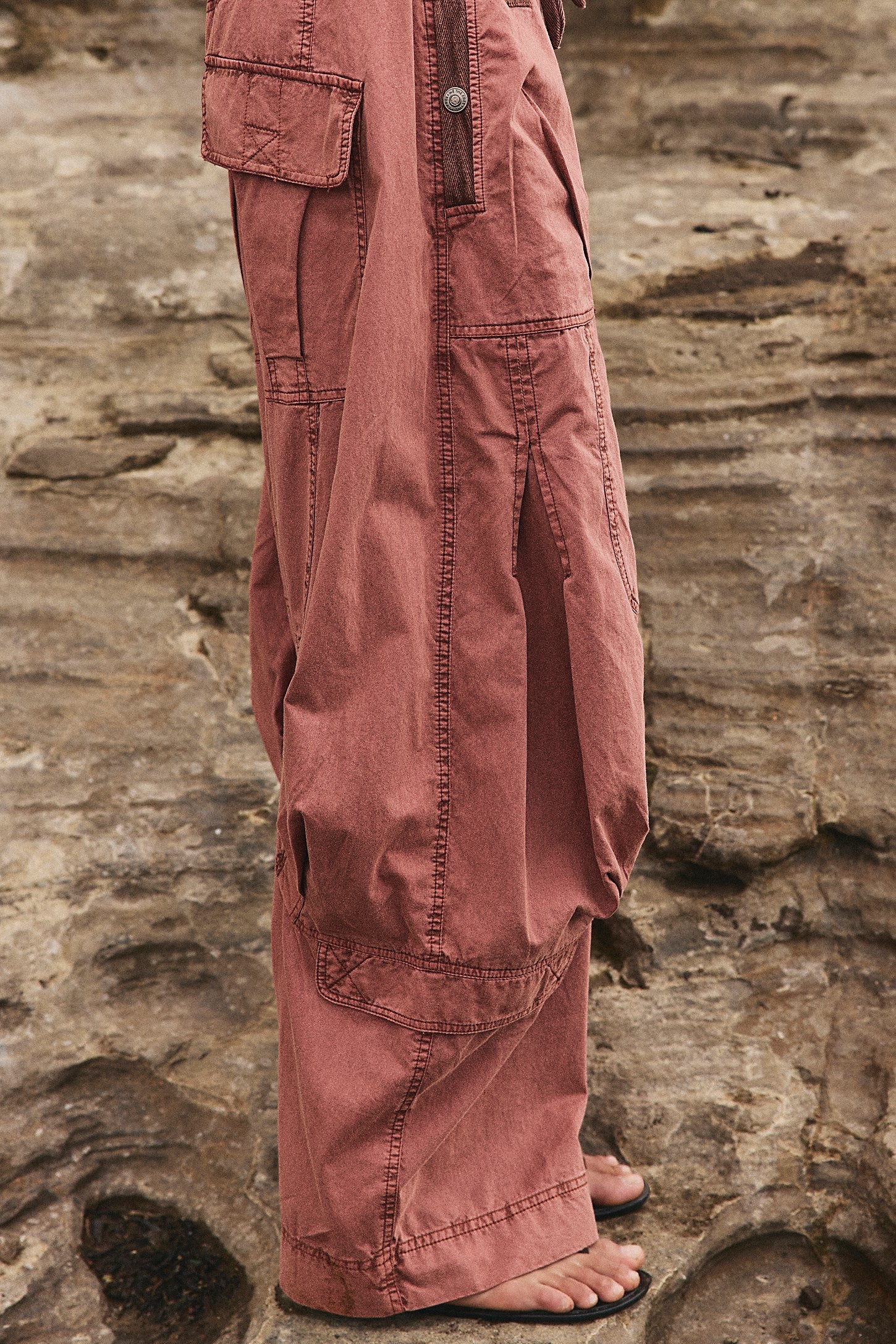FREE PEOPLE ONSET PARACHUTE PANT DARK RED