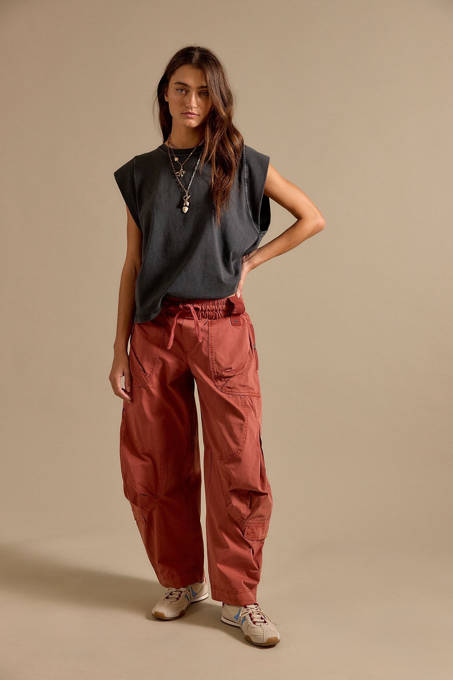 FREE PEOPLE ONSET PARACHUTE PANT DARK RED