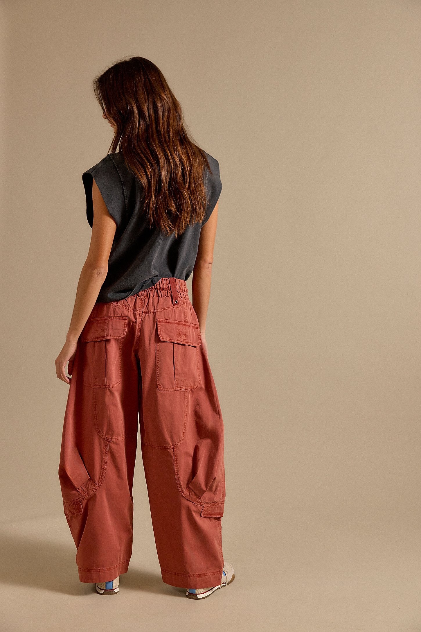 FREE PEOPLE ONSET PARACHUTE PANT DARK RED