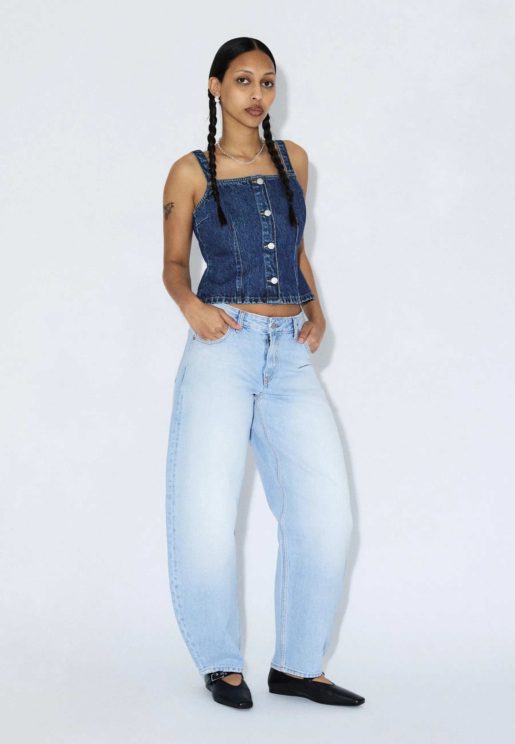 NANCI BARREL STREAM LIGHT FADE JEANS