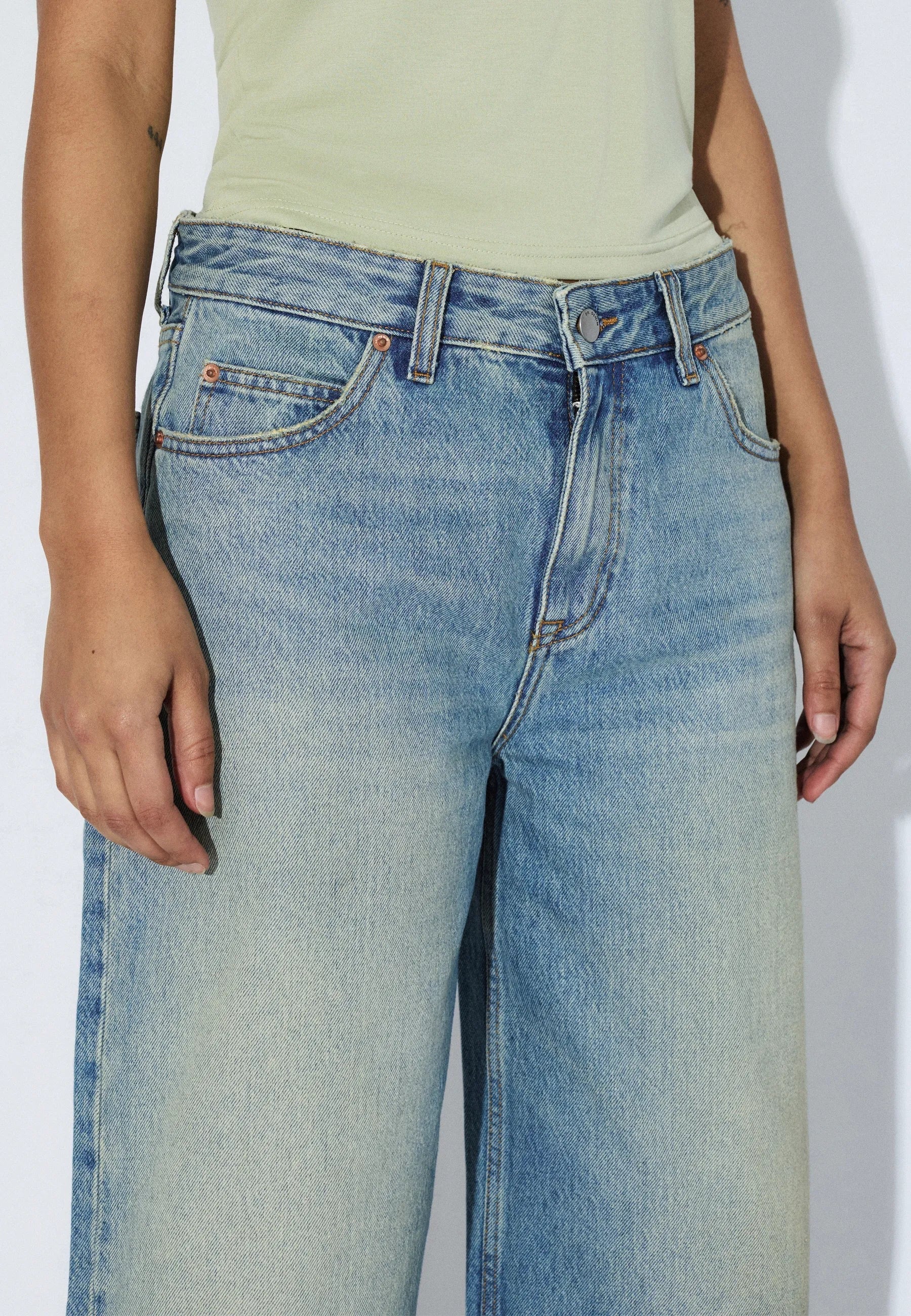 DR DENIM BREE SHORT STREAM SKY AGED