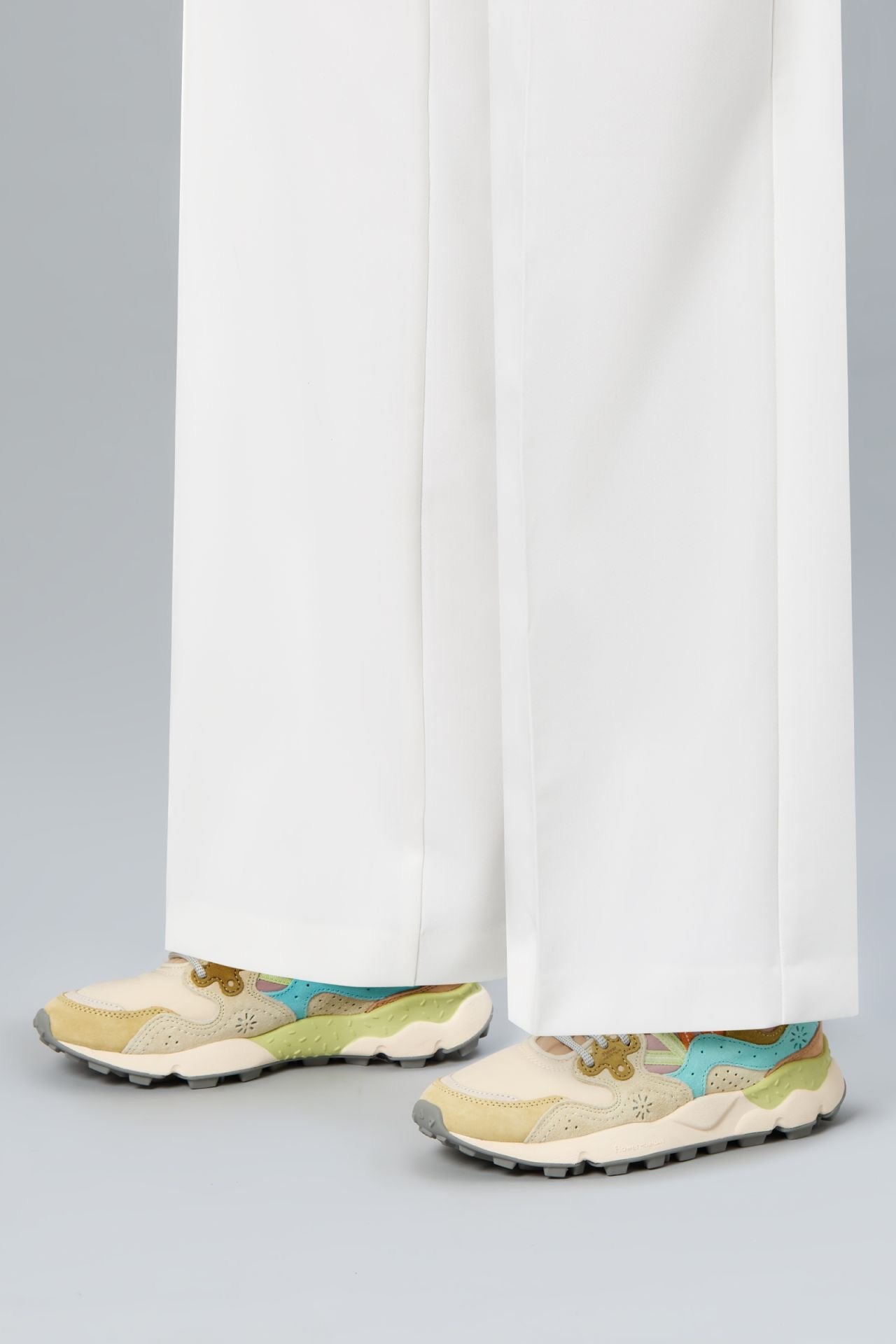 FLOWER MOUNTAIN YAMANO 3 CREAM/MILK/LTBLUE