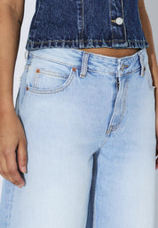 NANCI BARREL STREAM LIGHT FADE JEANS