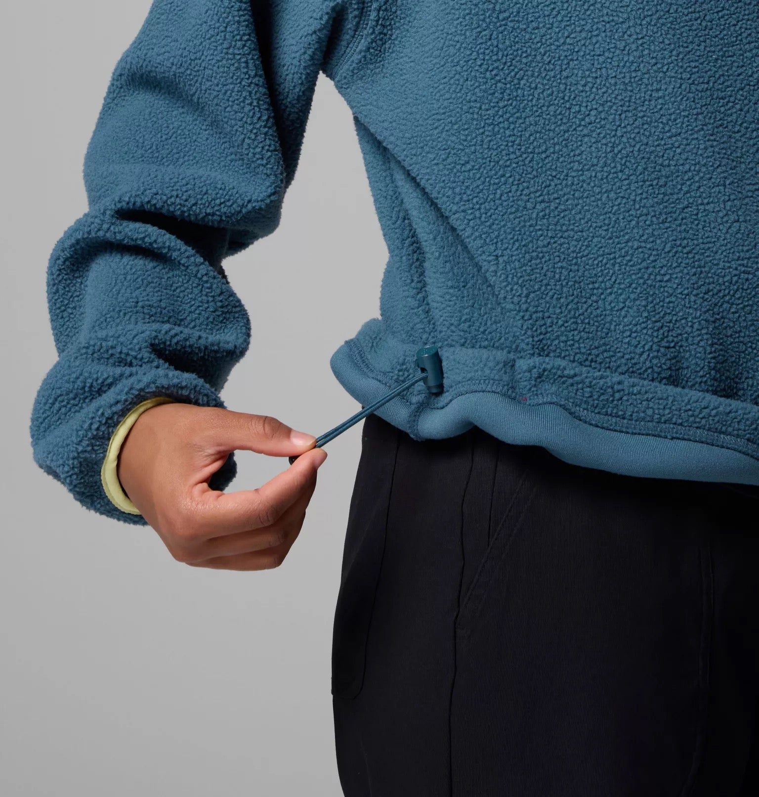 COLUMBIA  HELVETIA II CROP EVERBLUE FLEECE