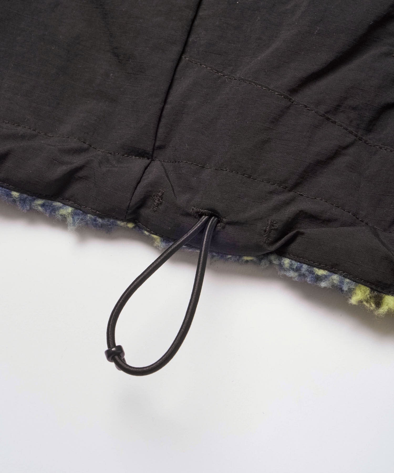GRAMICCI  REVERSIBLE  SHERPA PAID/BLACK
