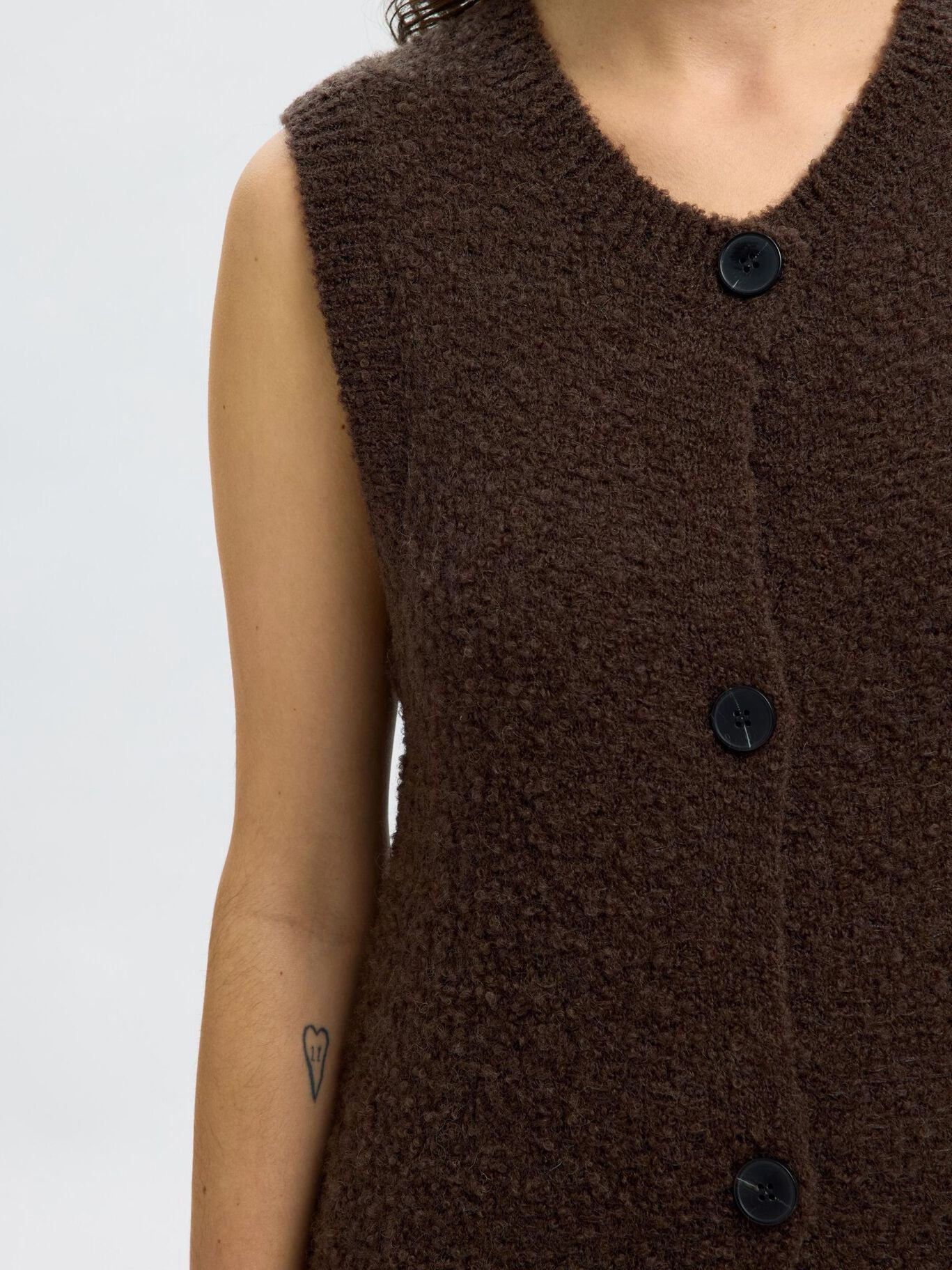 SELECTED  LELOU DELICIOSO