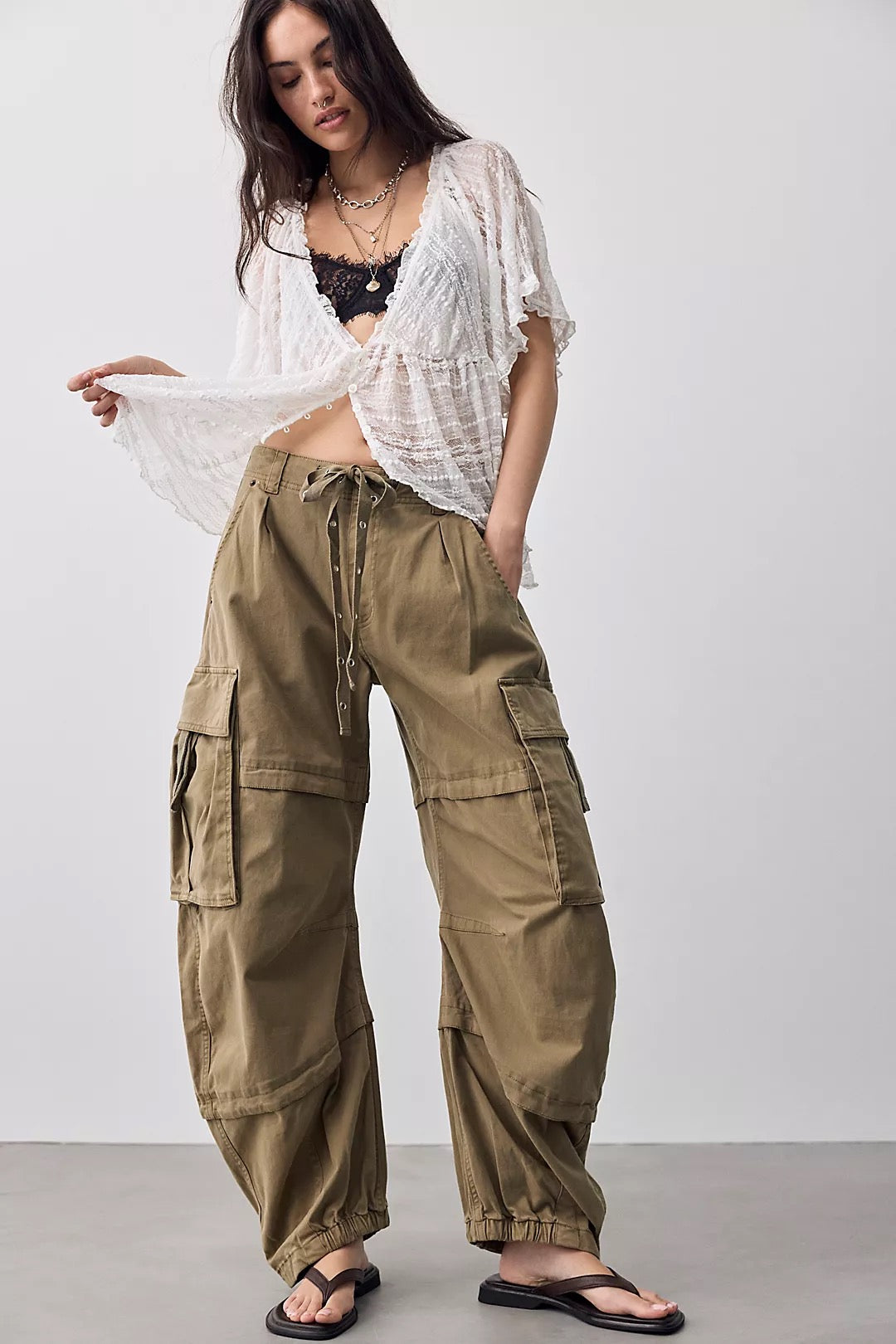 FREE PEOPLE  REEF CURVED CARGO OLIVE