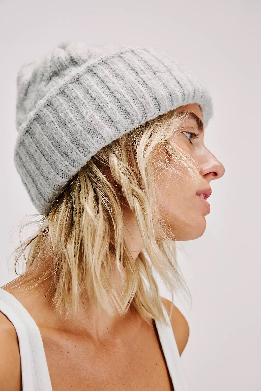 FREE PEOPLE COAST LINE BEANIE Grey