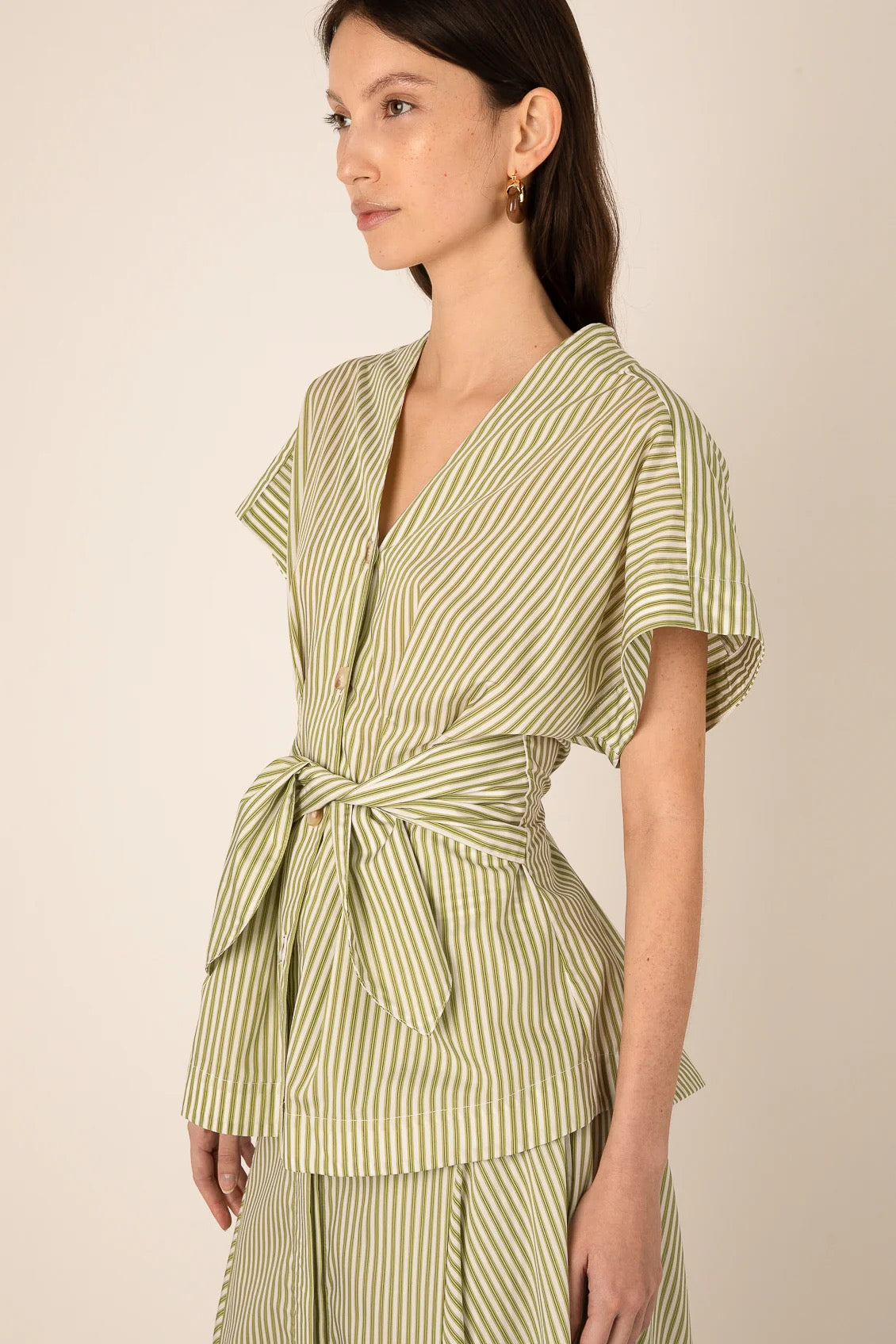 VIVERE REESE V NECK GREEN STRIPE