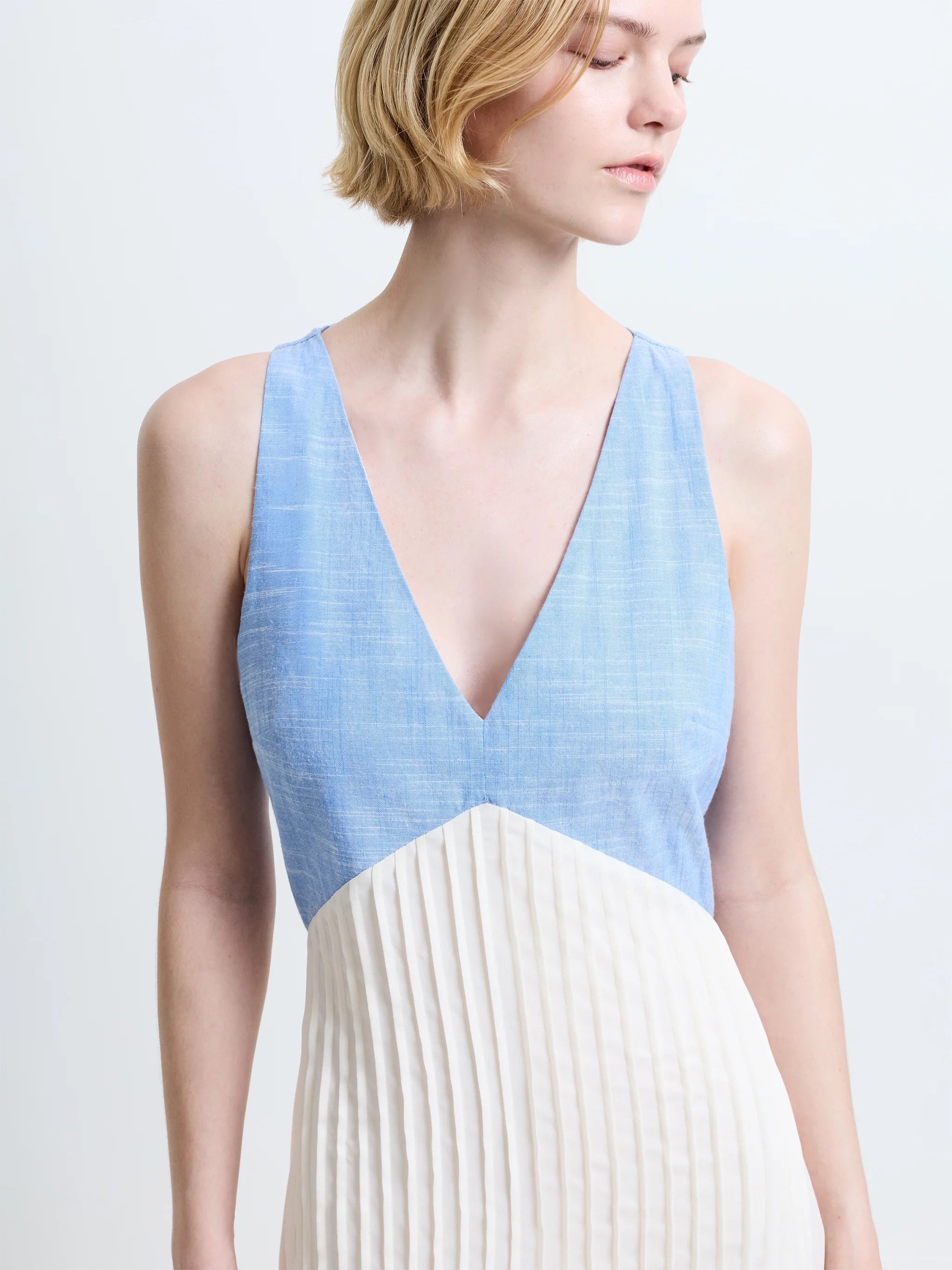 FRENCH CONNECTION  COLBY CHAMBRAY WASH-PORCELAIN