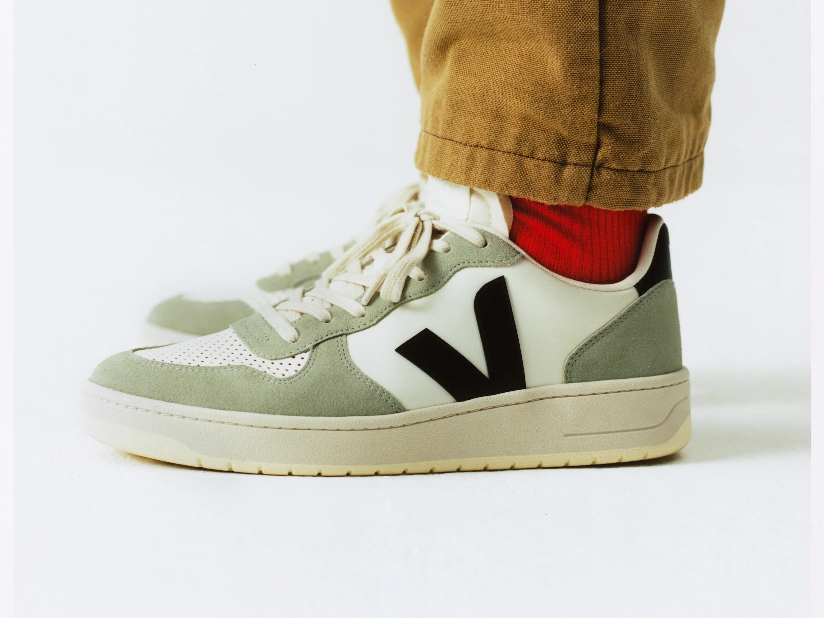 VEJA V 10 PRIME LEATHER PURE BLACK CLAY