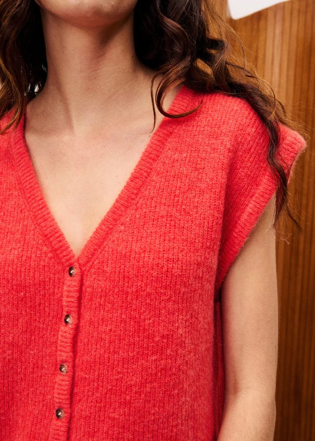 FRNCH TANK BUTTON ROUGE