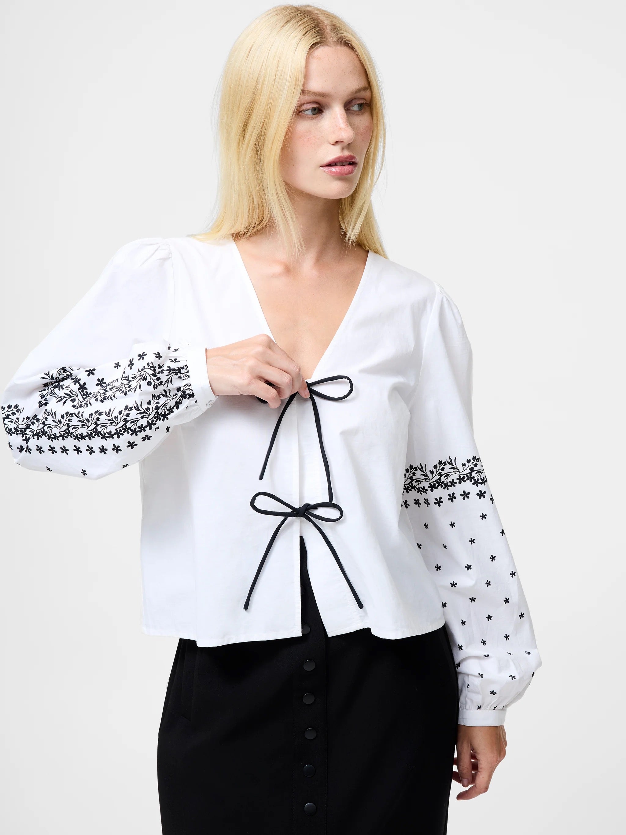 FRENCH CONNECTION  CAMBRIA TIE WHITE/BLACK