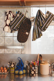 DAMSON MADDER SINGLE OVEN GLOVE  MULTI