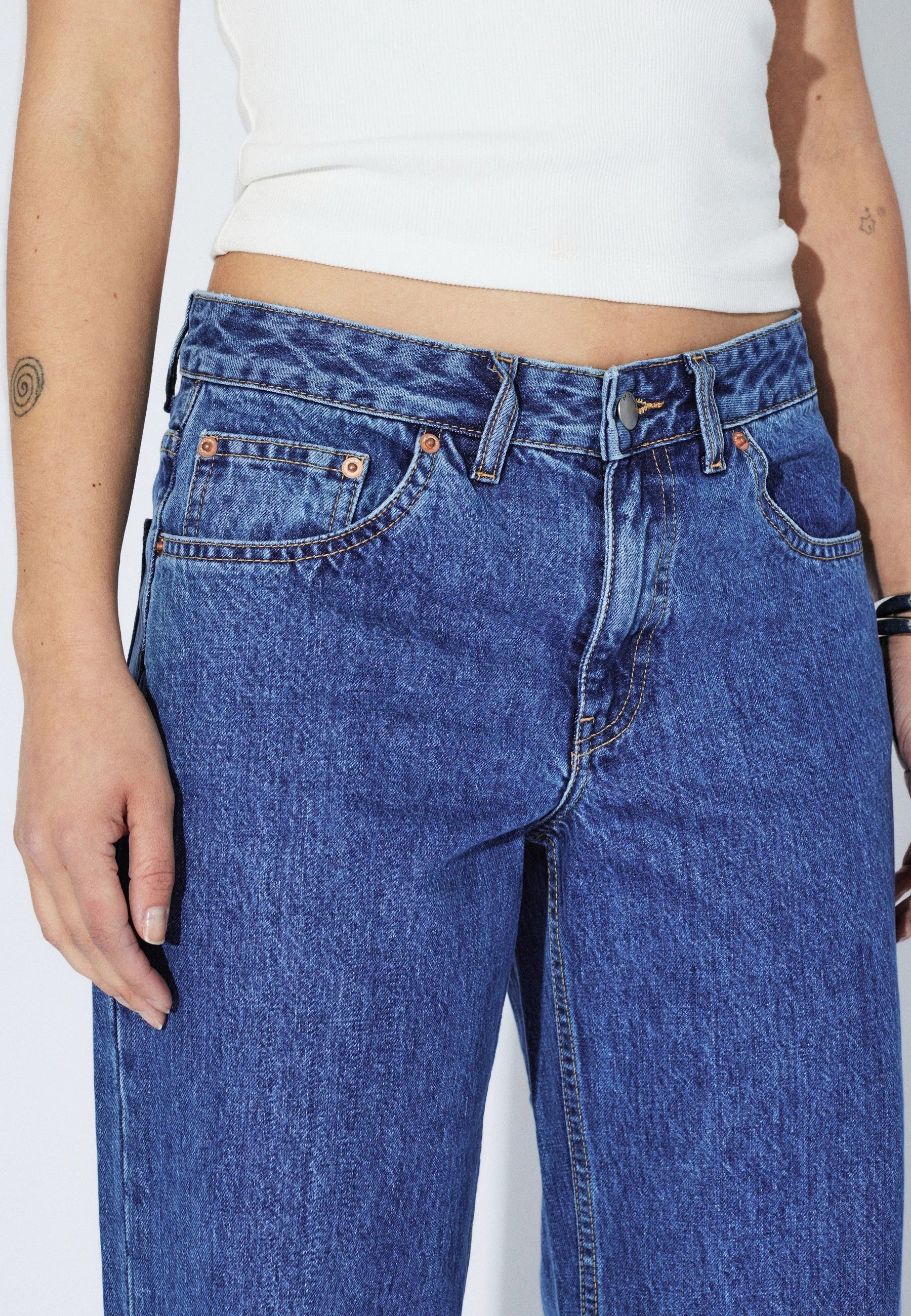 DR DENIM RHUE LOW WIDE HAZE MID RETRO