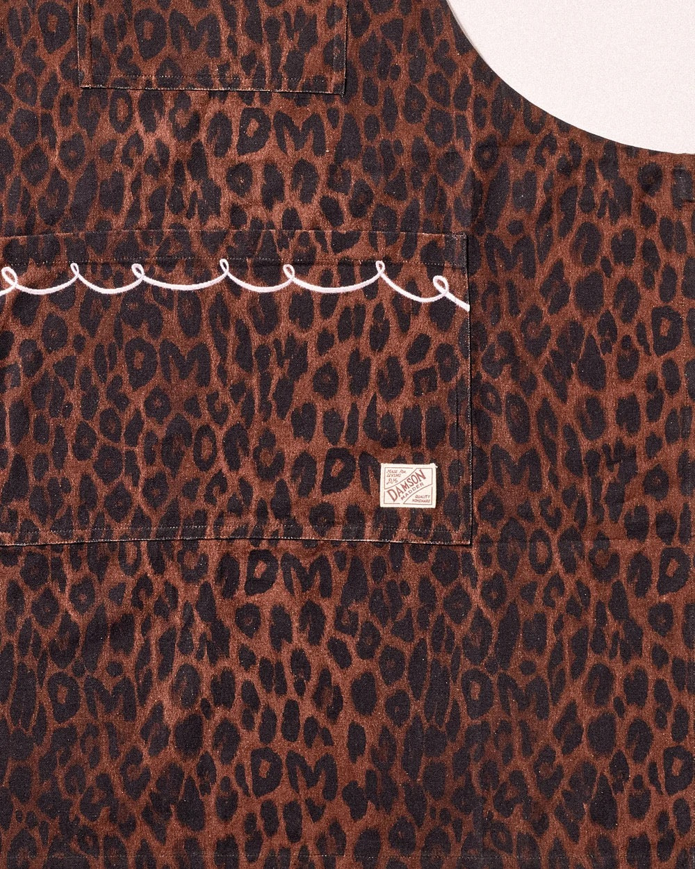 DAMSON MADDER APRON DARK LEOPARD/LILAC