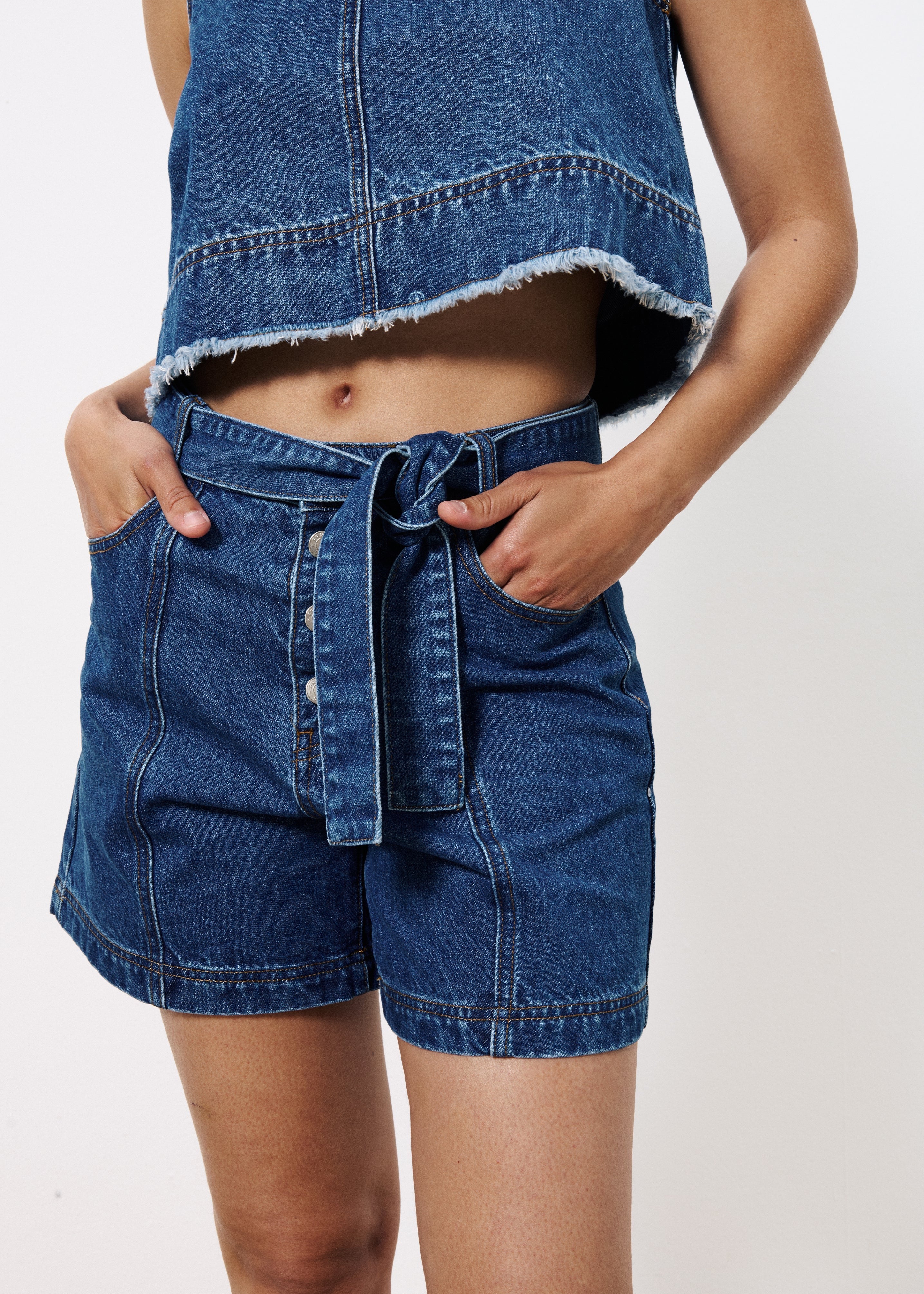FRNCH NEMA BELTED BLEU JEAN SHORTS