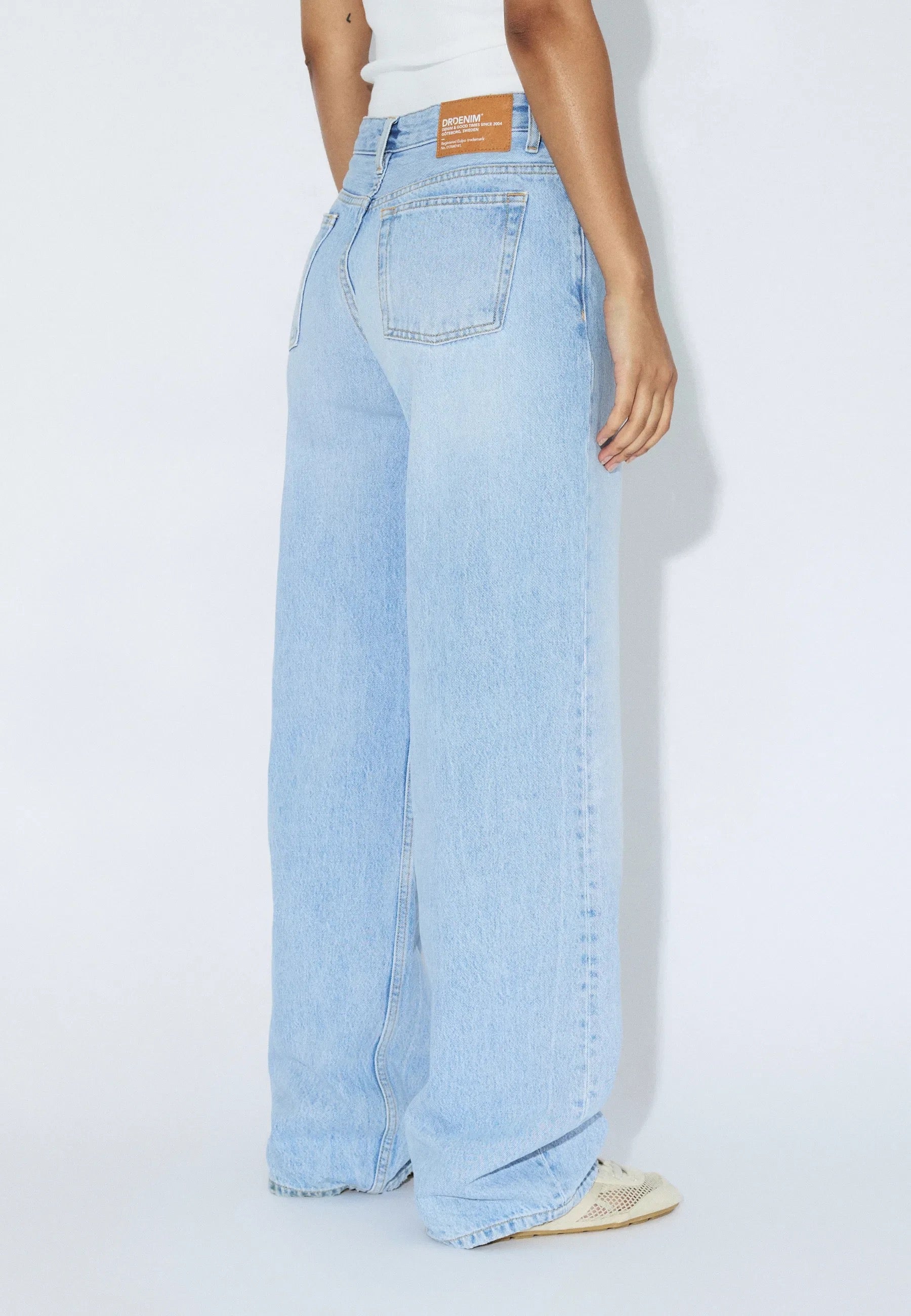DR DENIM HILL LOW RELAXED STREAM LIGHT FADE