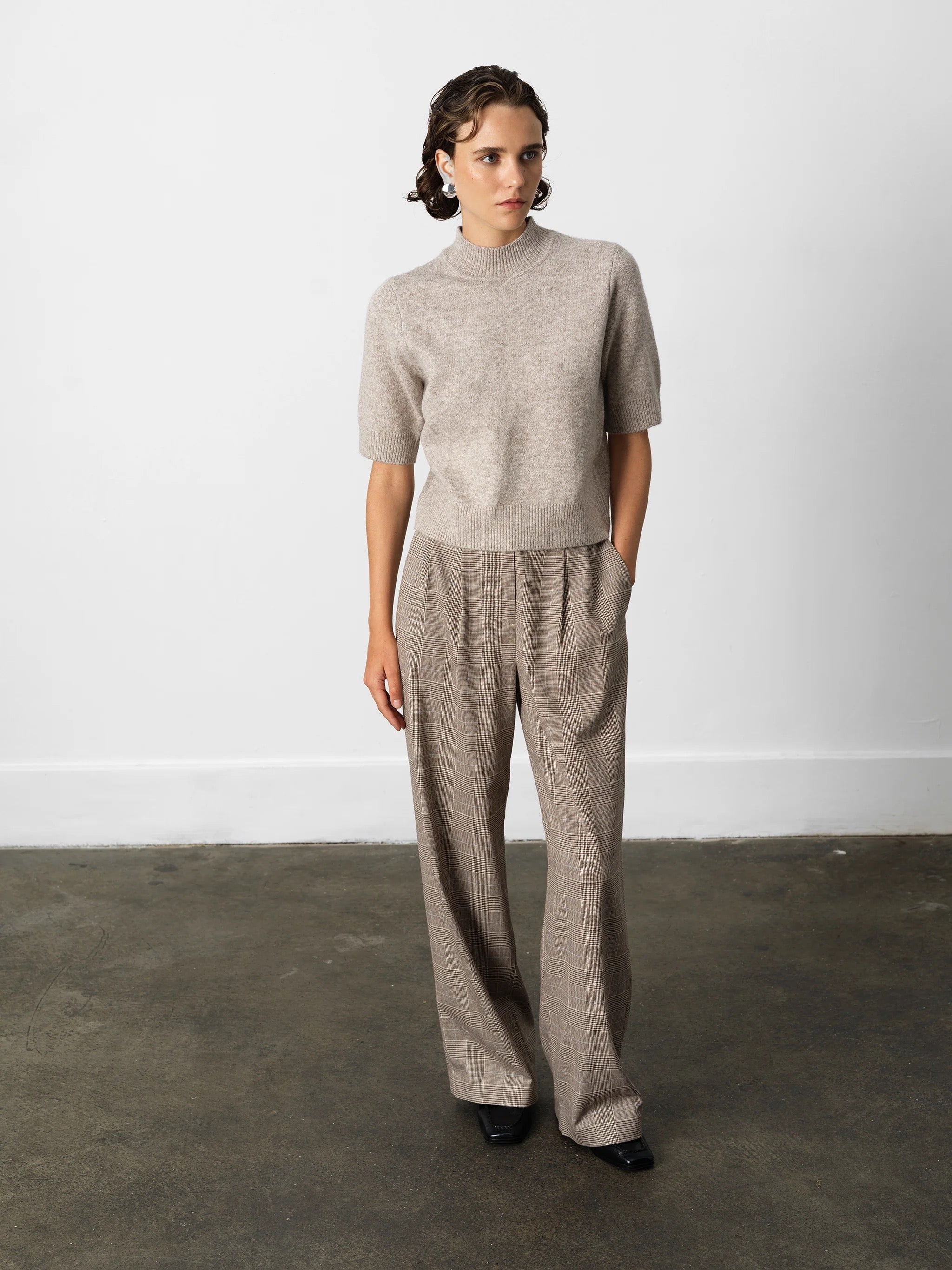 FRENCH CONNECTION KEZIA S/S AN ALMOND NUETRAL