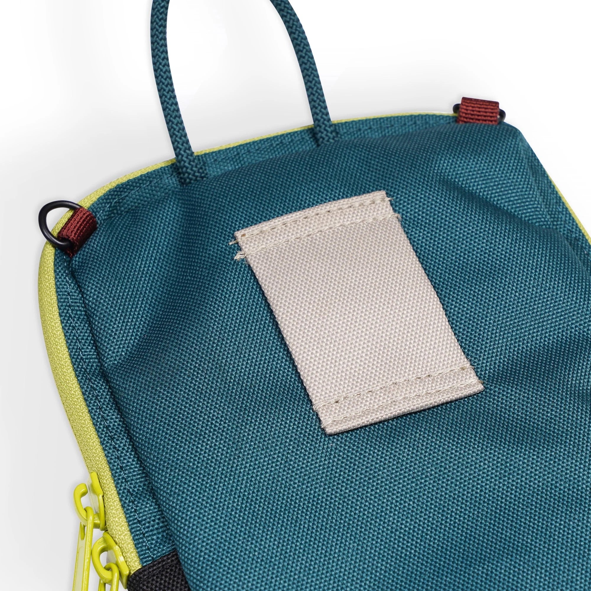 KAVU  ESSENTIAL CASE FOREST PASS