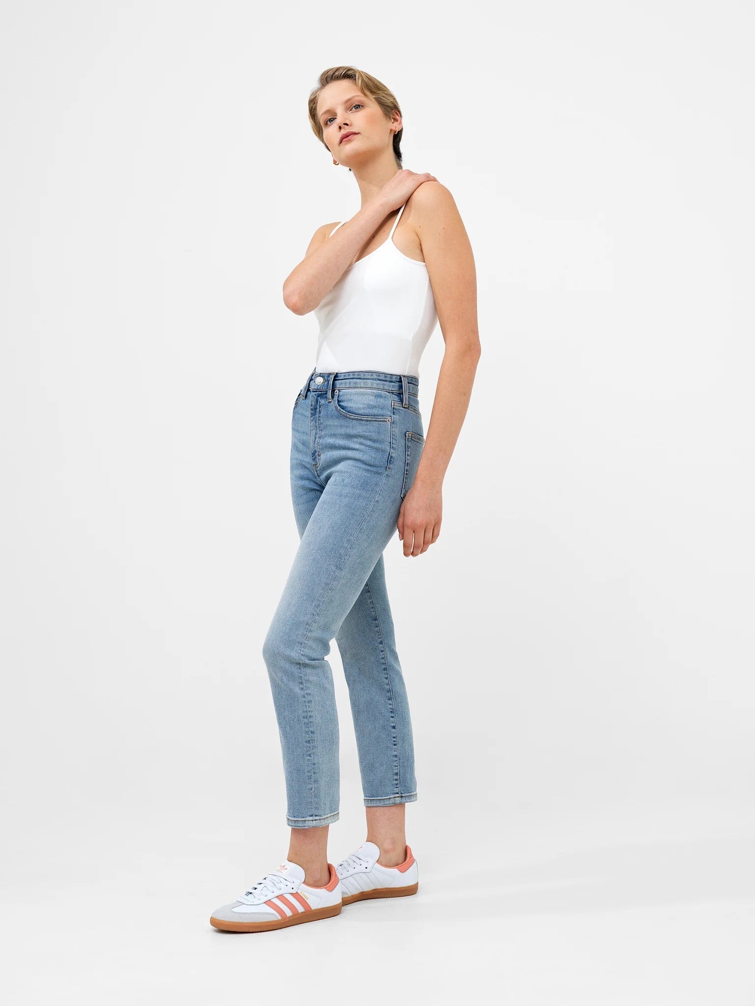 FRENCH CONNECTION CIGARETTE ANKLE BW BLEACHED WASH JEANS