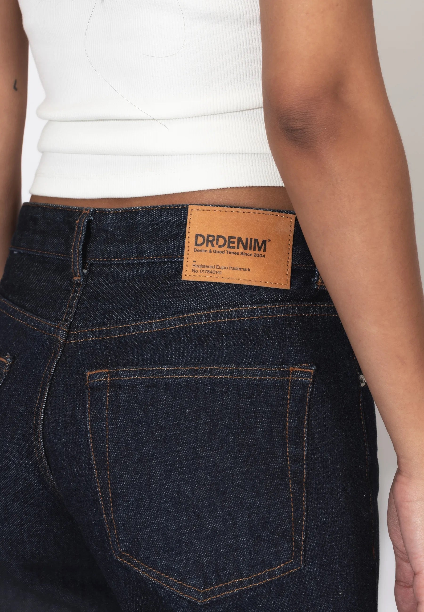 DR DENIM RHUE LOW WIDE STREAM RINSE