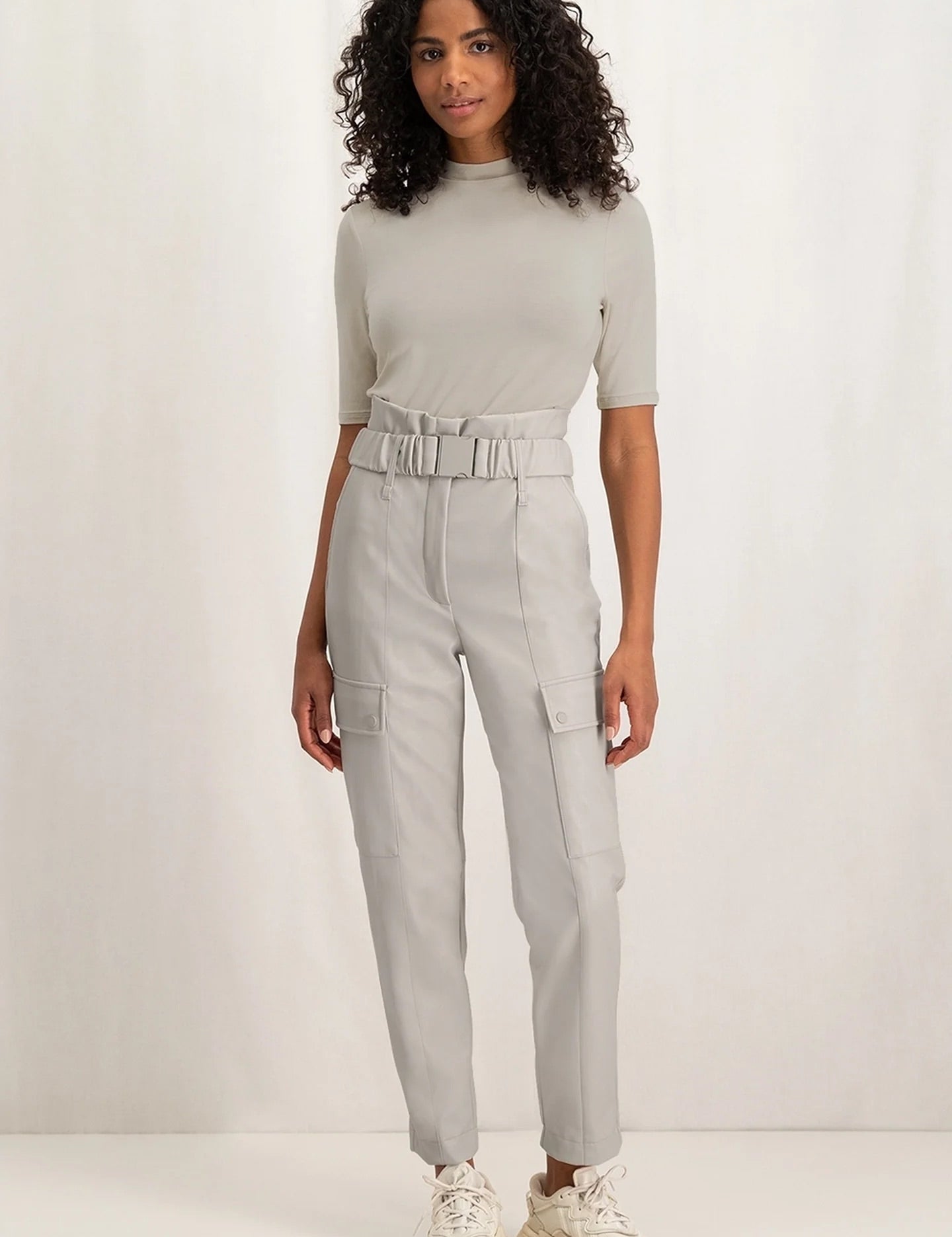 cargo-trousers-with-straight-legs-and-belt-in-faux-leather-silver-lining-beige_c019e34a-c7ee-43b9-91de-07d7c371ad25_2880x_jpg.jpg